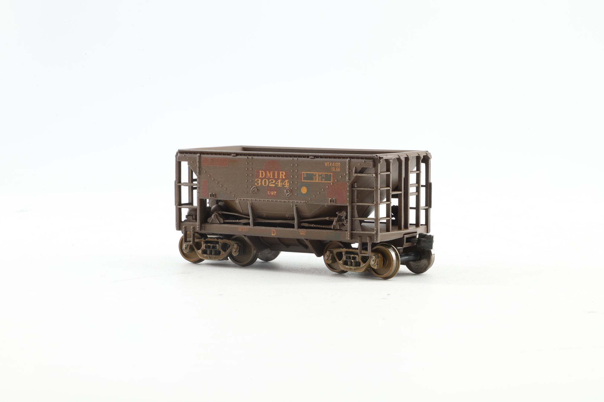 Walthers HO 910-58003 6-Pack of 24' Minnesota Ore Cars in DMIR Brown - Pro-Customised/Weathered