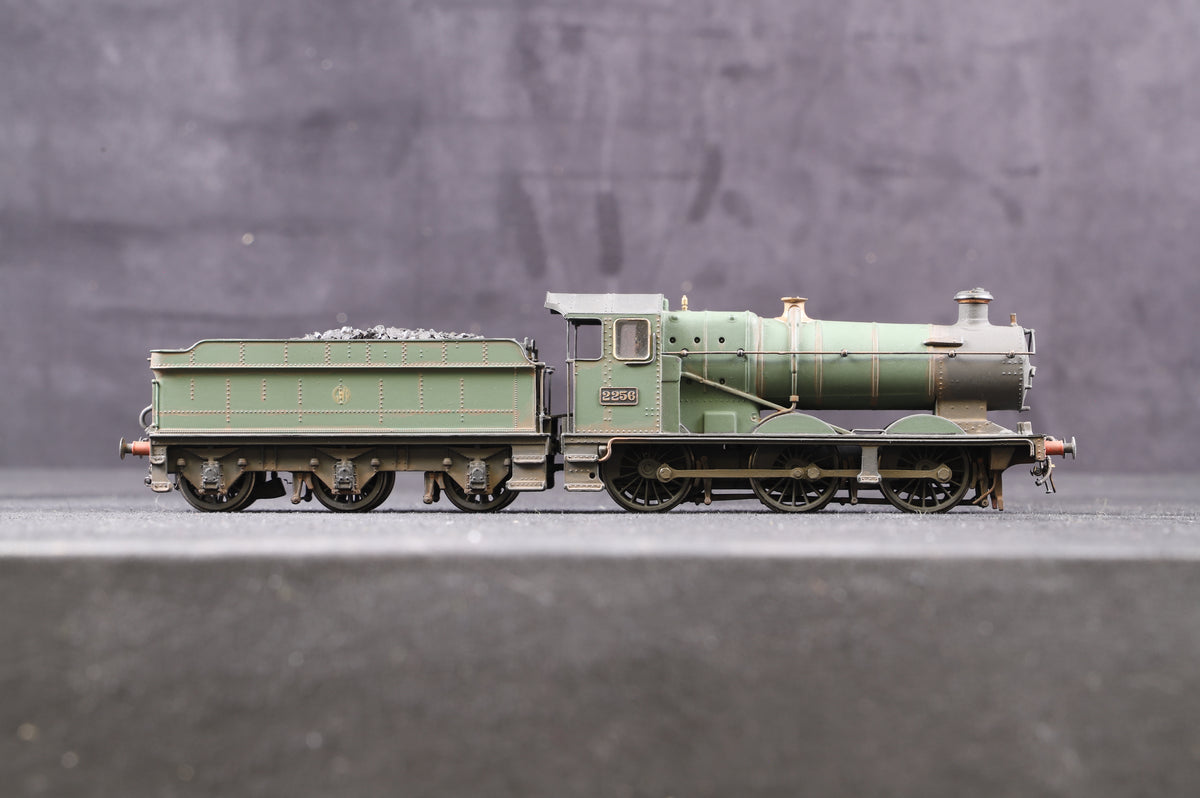 Bachmann OO Collett Goods 0-6-0 &#39;2256&#39; GWR Green Weathered