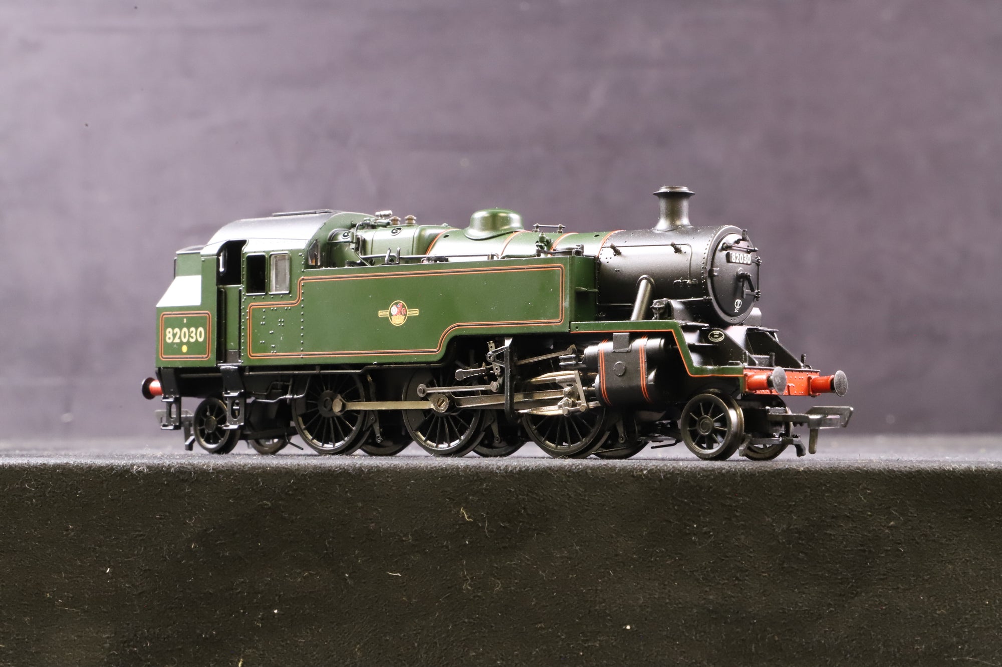 Bachmann OO 31-976A Standard 3MT 82030 in Lined BR Green w/ Late Crests