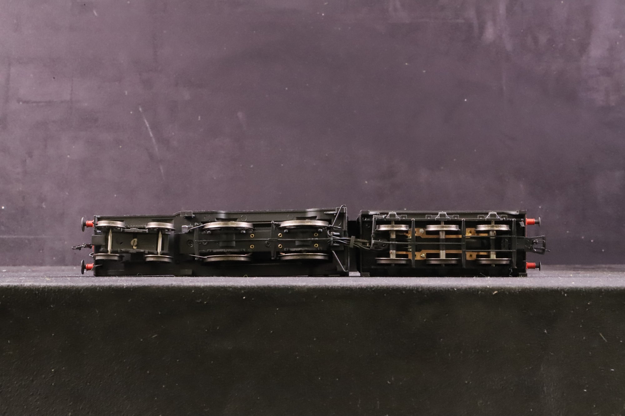Bachmann OO 31-146A GCR Class 11F 62668 'Jutland' in Lined BR Black w/Early Crests - Weathered