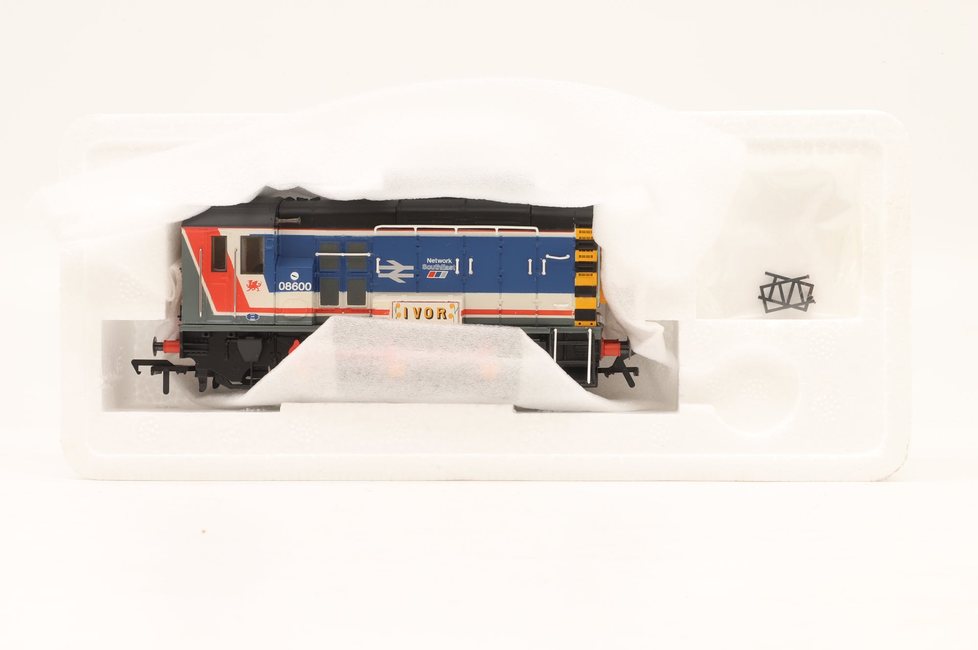 Bachmann OO 32-102X Class 08 Shunter NSE 'Ivor' '08600' Excl. Modelzone