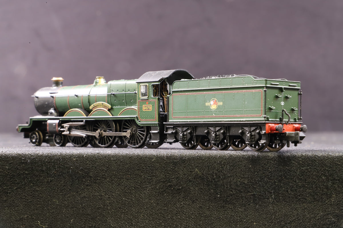 Graham Farish N Gauge 372-032 Castle Class 5070 &#39;Sir Daniel Gooch&#39; in Lined BR Green w/ Late Crests - DCC Sound