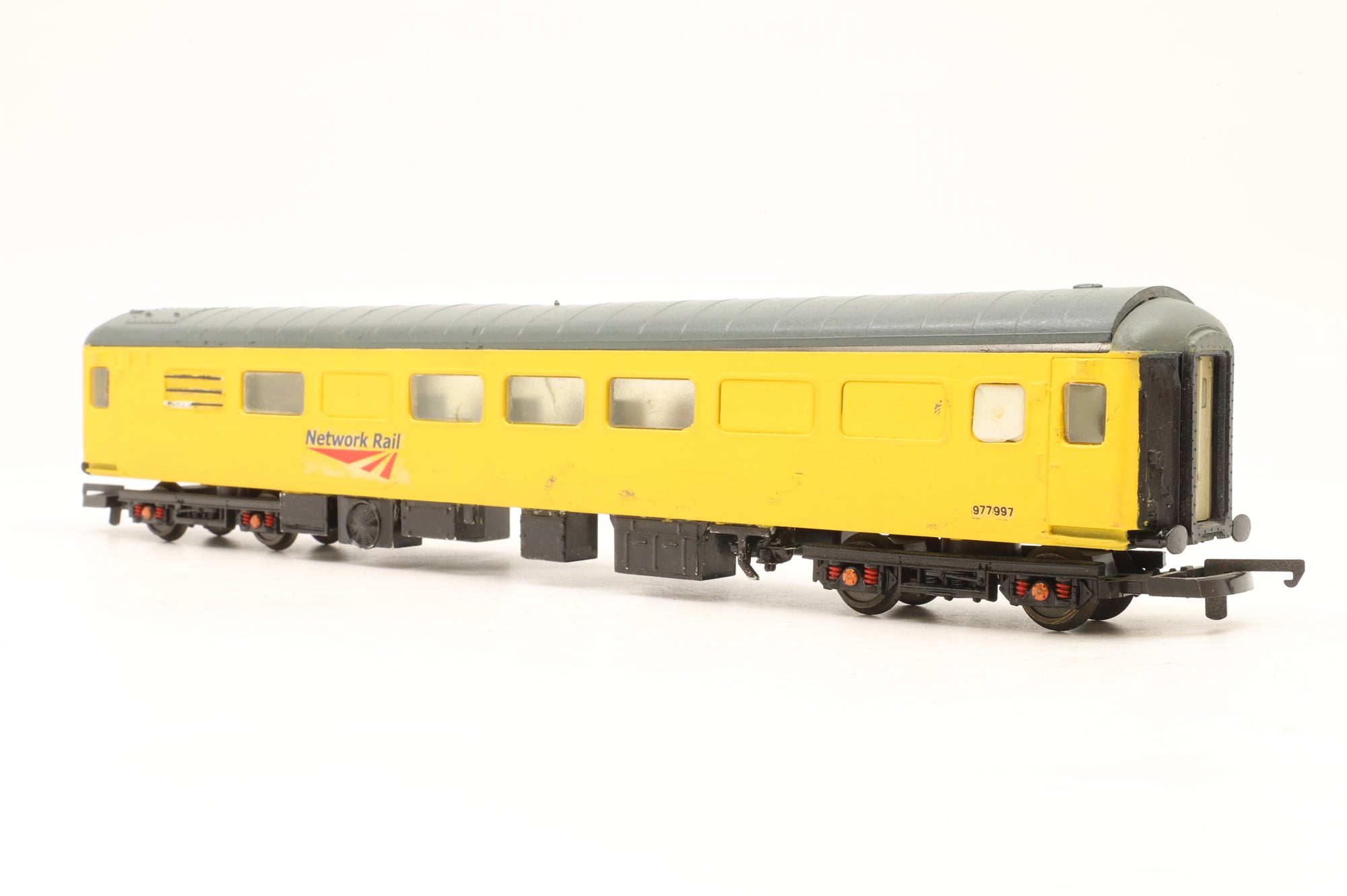 Custom OO Mk2F 977997 in Network Rail Livery