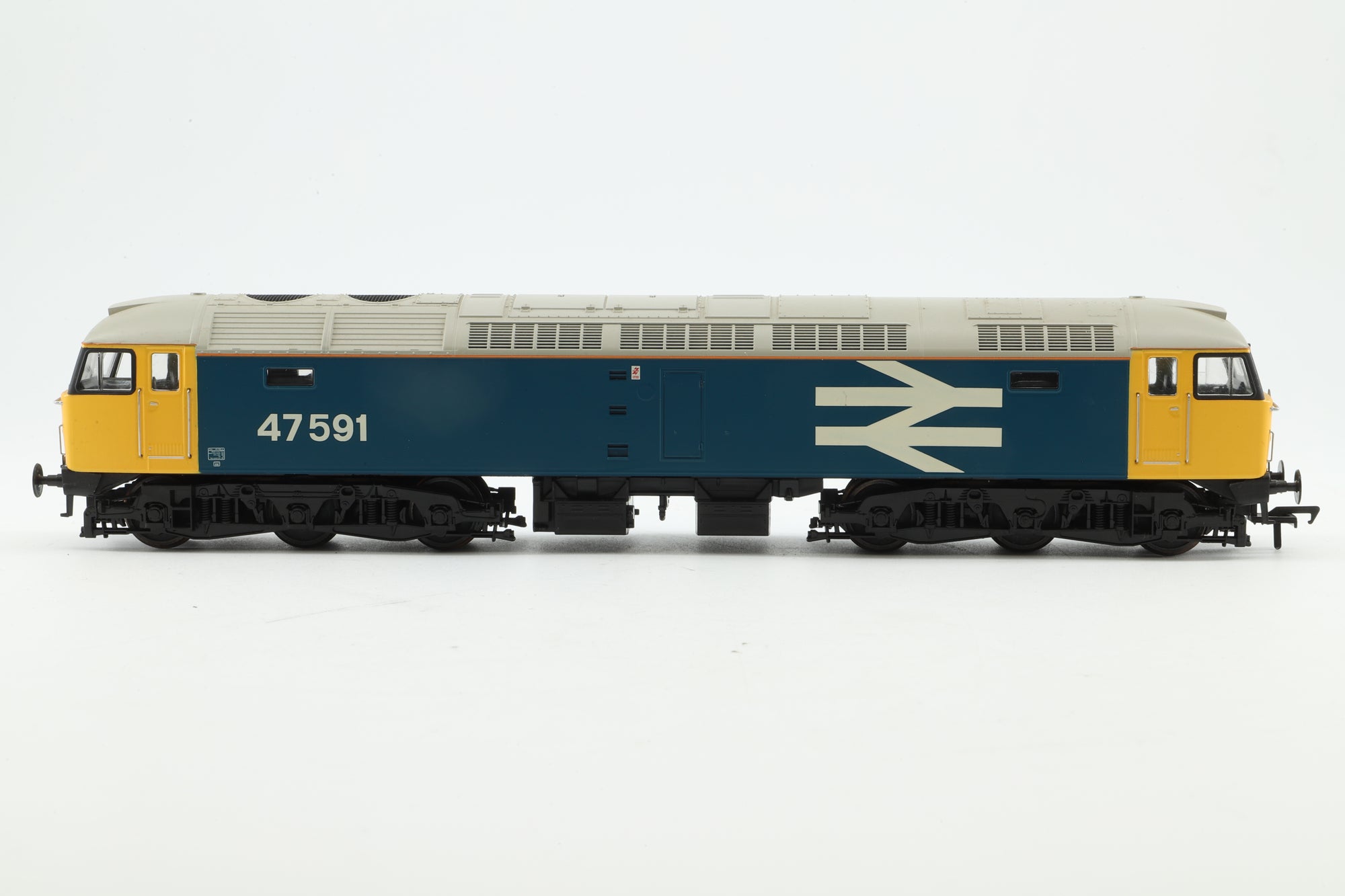 Heljan OO 4800 Class 47 47591 in BR Blue w/ Large Logos