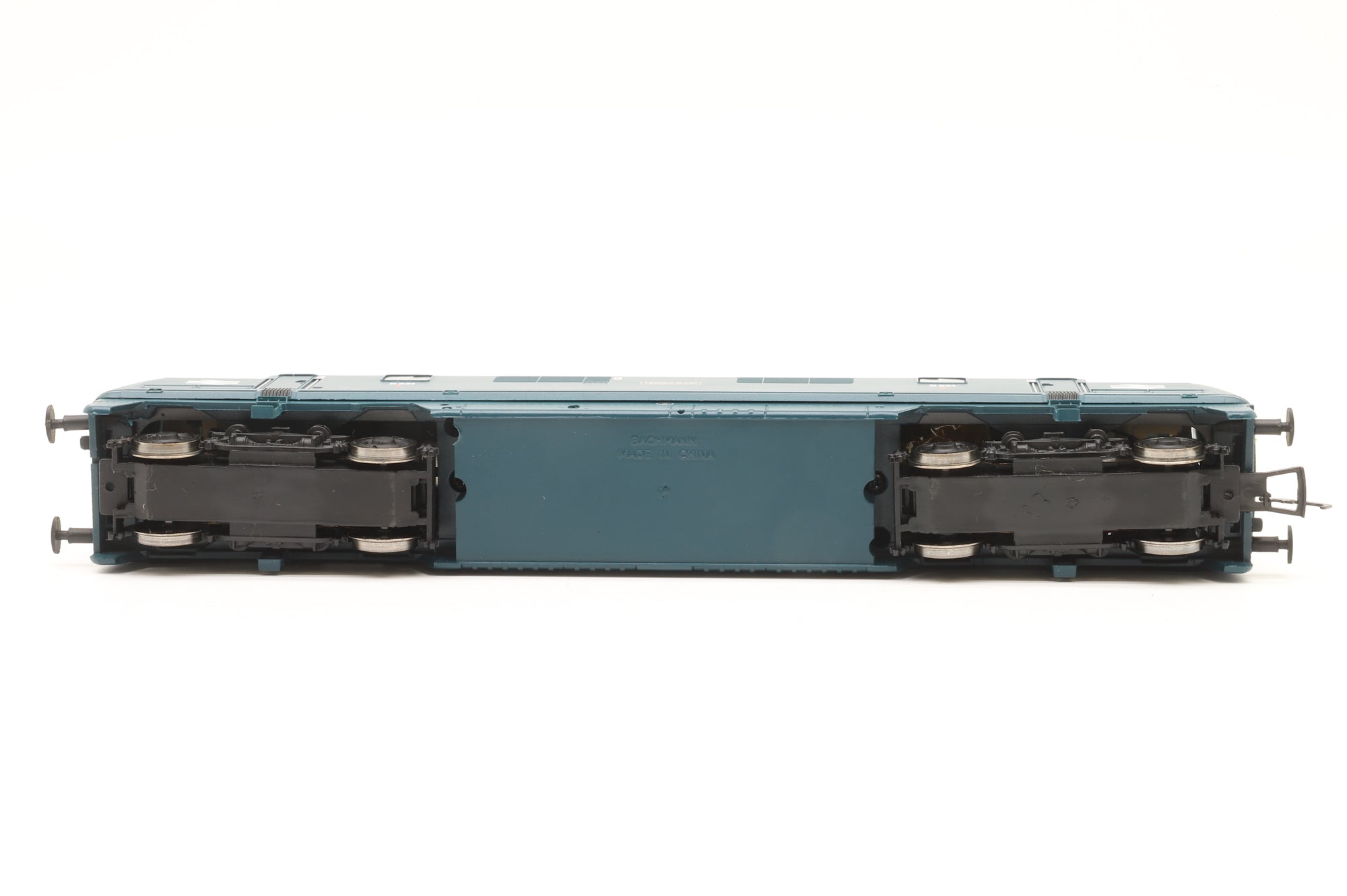 Bachmann OO 32-054 Class 42 Warship 'D831' 'Monarch' BR Blue DCC Sound