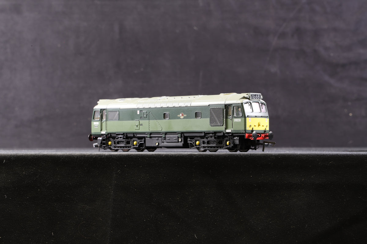 Bachmann OO Class 25/2 &#39;D5233&#39; Two Tone BR Green W/Roof Headcode, DCC Fitted