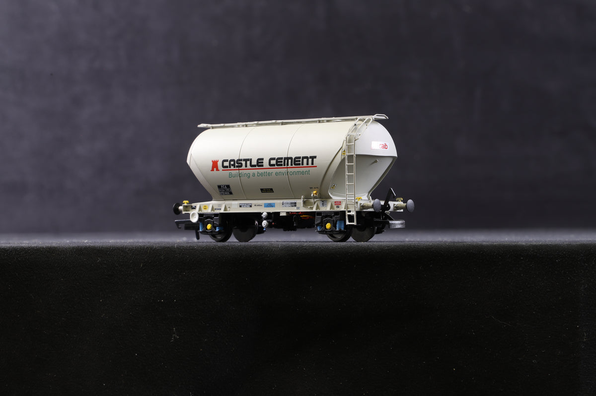 Accurascale OO Rake of 6 Castle Cement Wagons