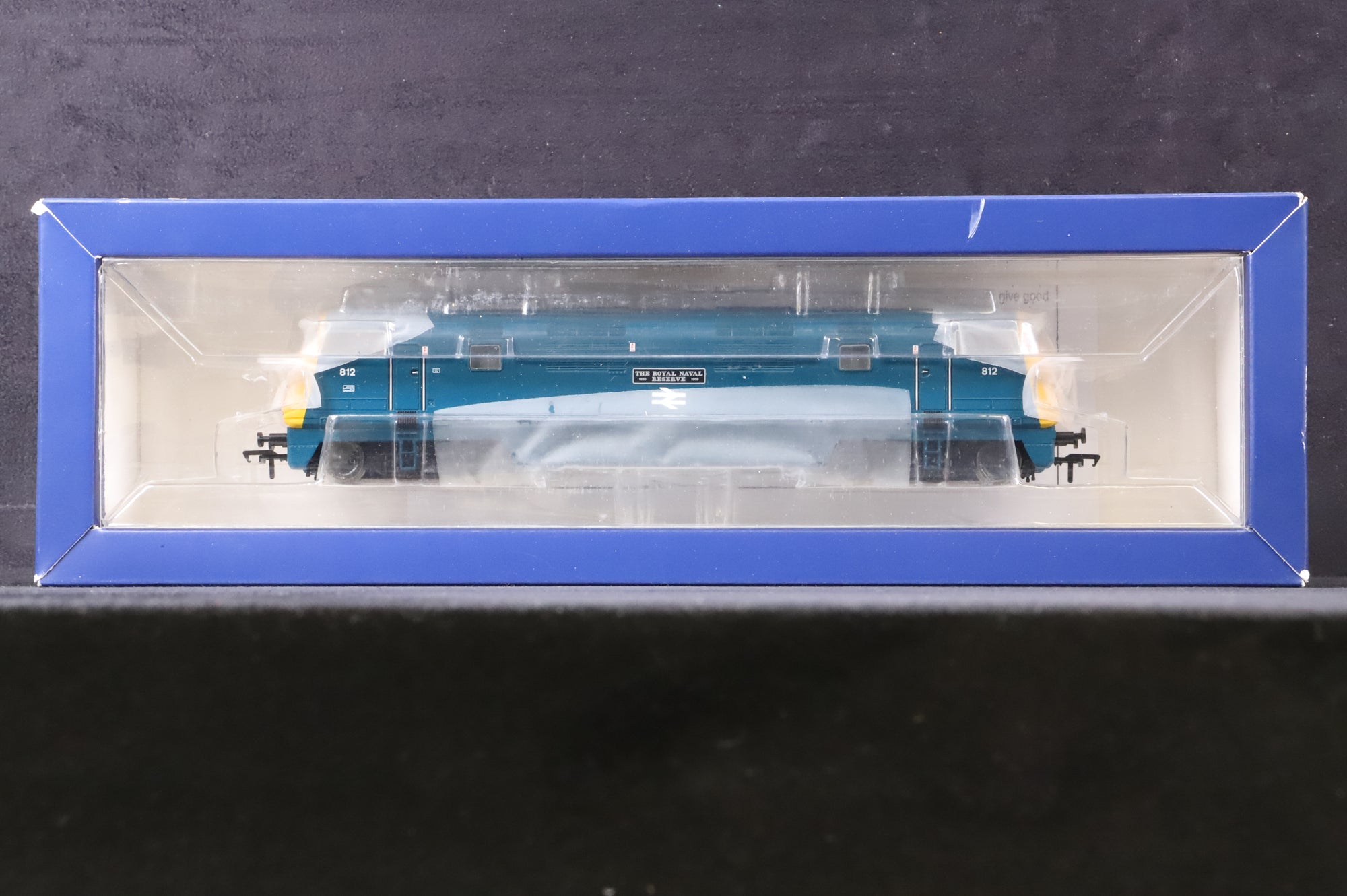 Bachmann OO 32-061 Class 42 Diesel Hydraulic 'D812' 'The Royal Naval Reserve' BR Blue