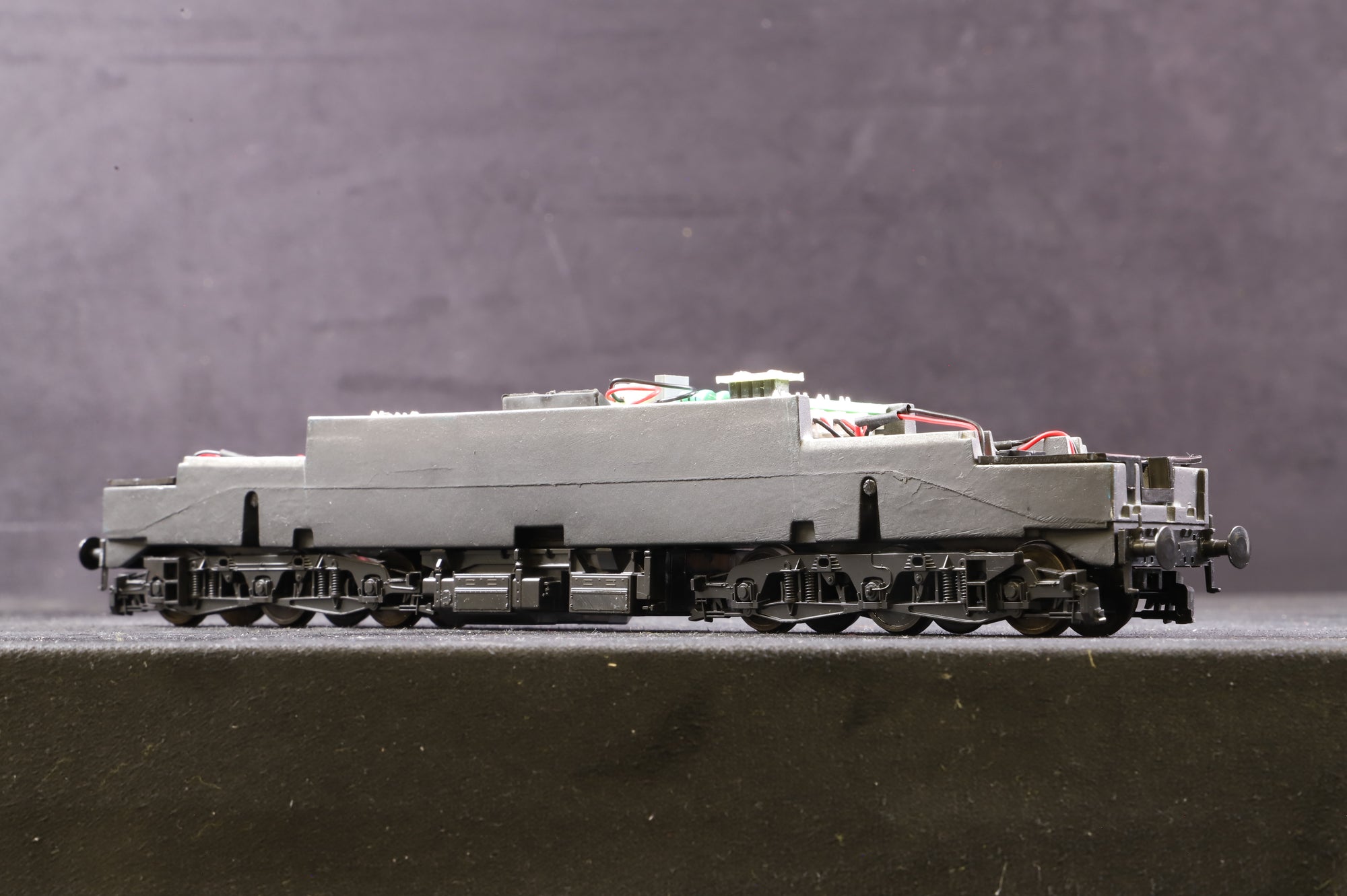 WKS Heljan OO Class 47 Chassis w/ Split Box Fuel Tank - Missing Body