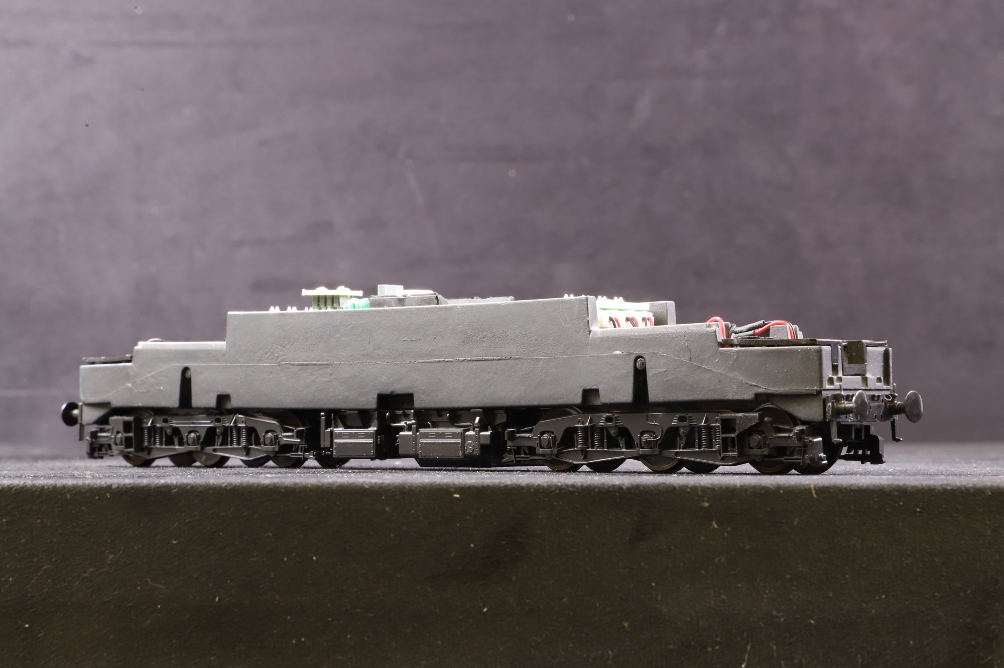 WKS Heljan OO Class 47 Chassis w/ Split Box Fuel Tank - Missing Body