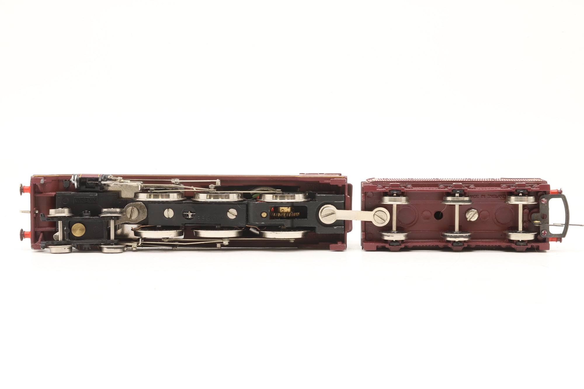 Wrenn OO W2260 Royal Scot Class 6100 'Royal Scot' in Lined LMS Maroon