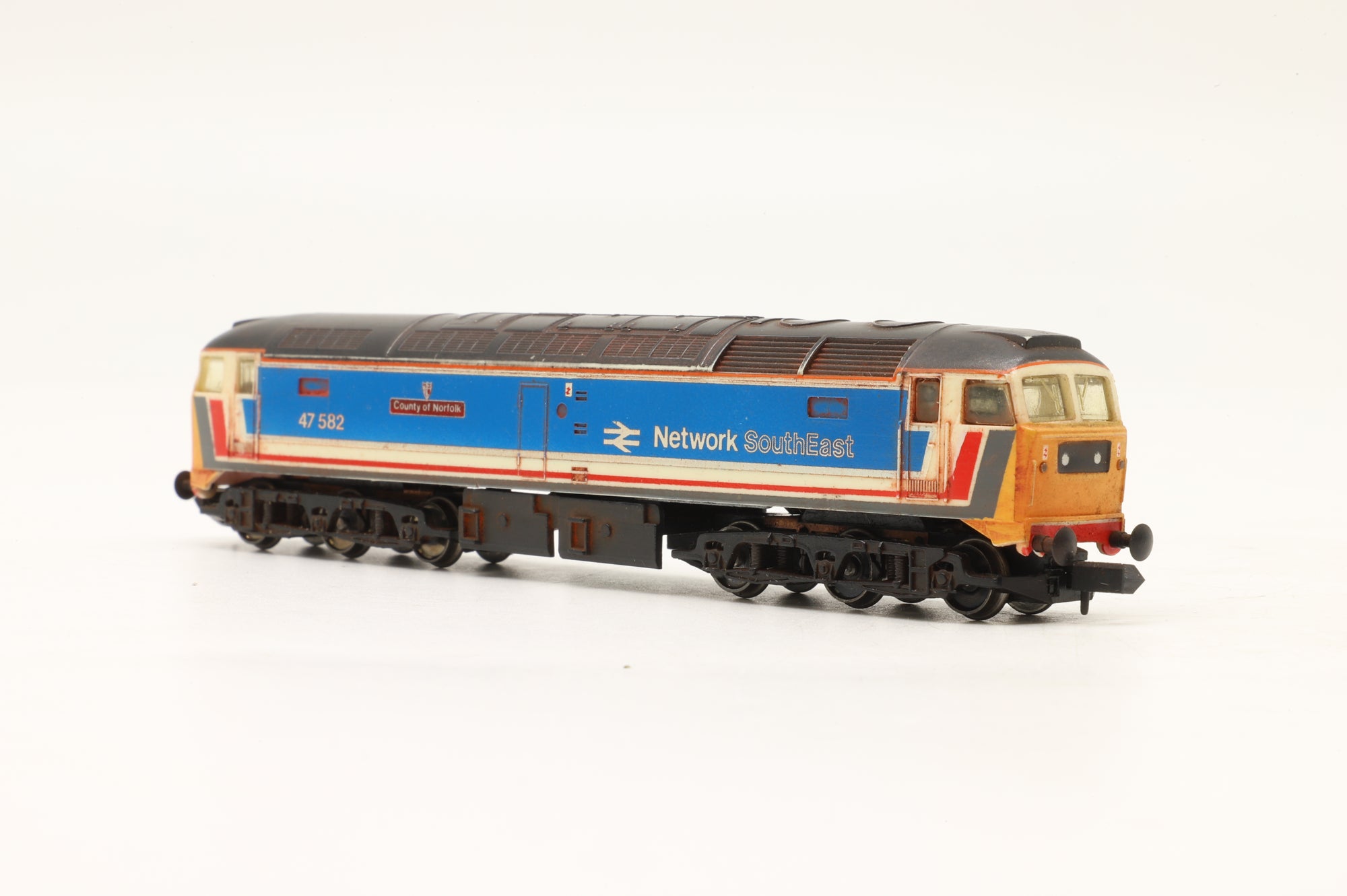 WORKSHOP Graham Farish N 8018 in Class 47 47582 'County of Norfolk' in NSE Livery - Weathered