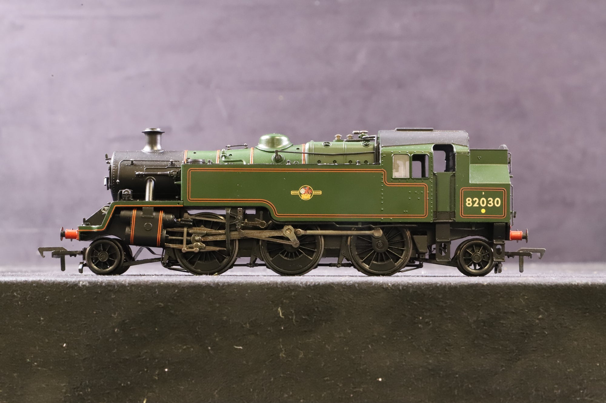 Bachmann OO 31-976A Standard 3MT 82030 in Lined BR Green w/ Late Crests