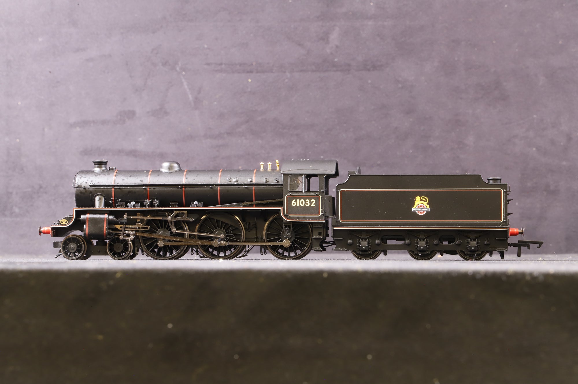 Hornby OO R3451 Class B1 '61032' 'Stembok' BR Lined Black E/C