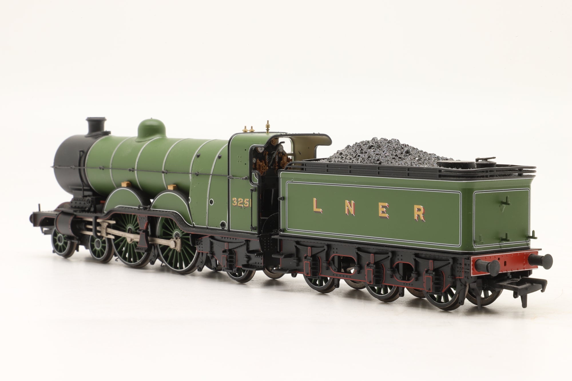 Bachmann OO 31-765NRM GNR Atlantic Class C1 3251 LNER Green, NRM Exclusive