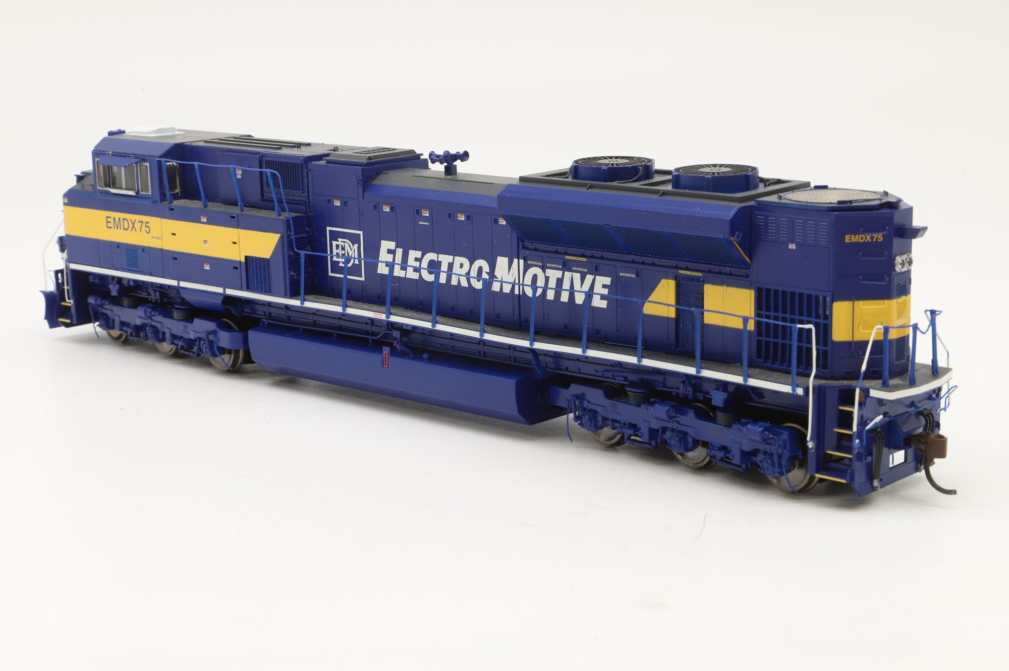 MTH HO 80-2018-1 SD70M #EMDX75 in Electromotive Blue/Yellow - DCC Sound