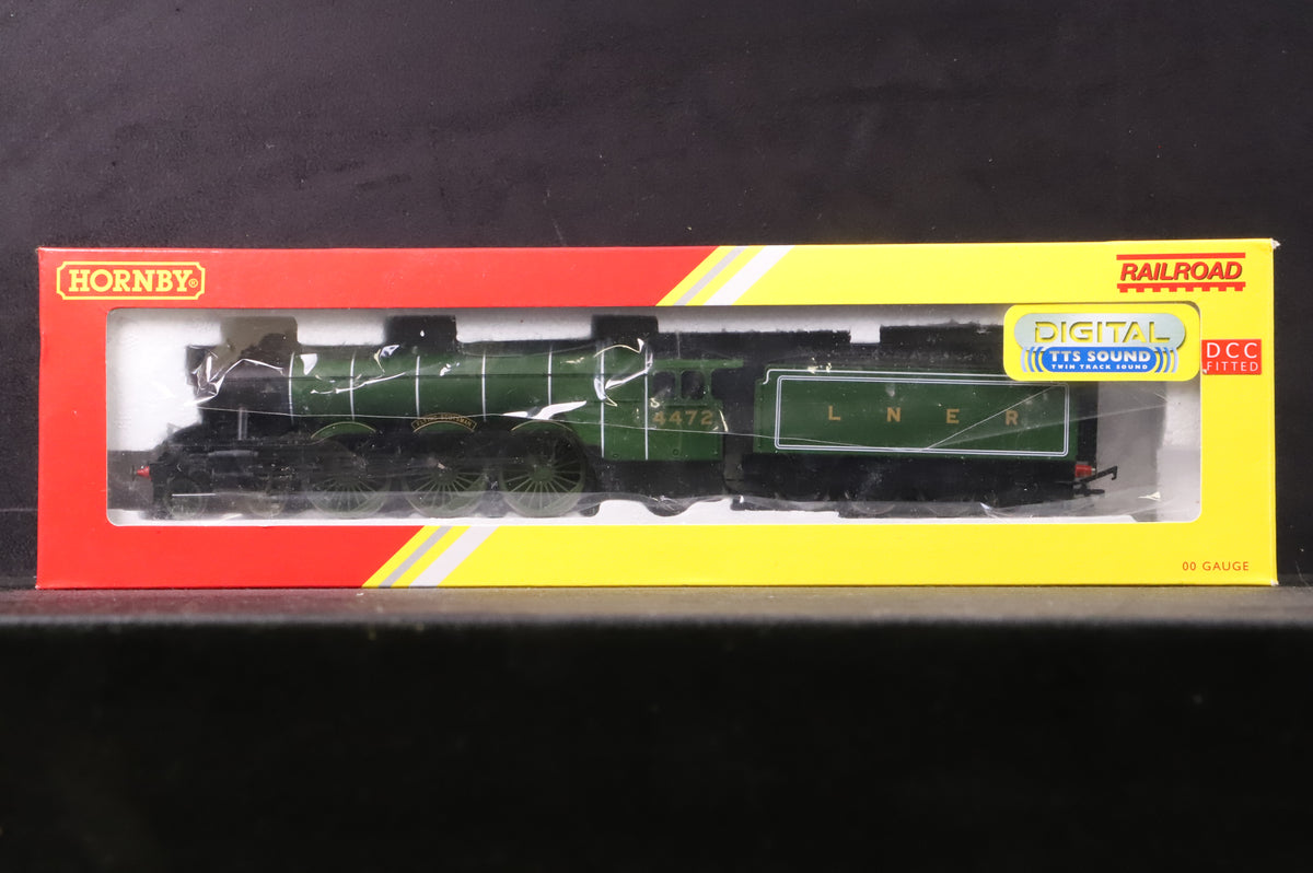 Hornby Railroad OO R3284TTS Class A1 &#39;4472&#39; &#39;Flying Scotsman&#39; LNER Apple Green DCC Sound