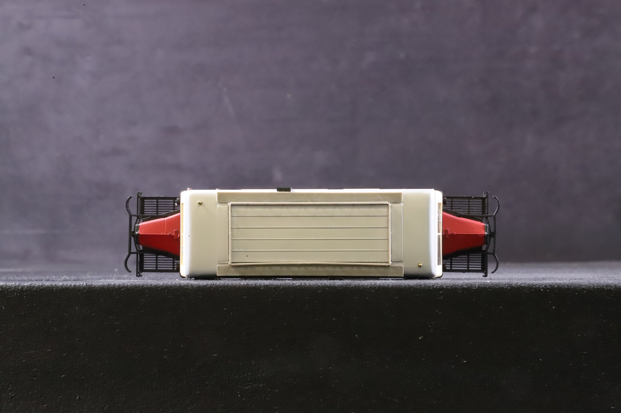 Bemo HO 1609 BR VT 0506 Diesel Railbus in Crimson & Cream