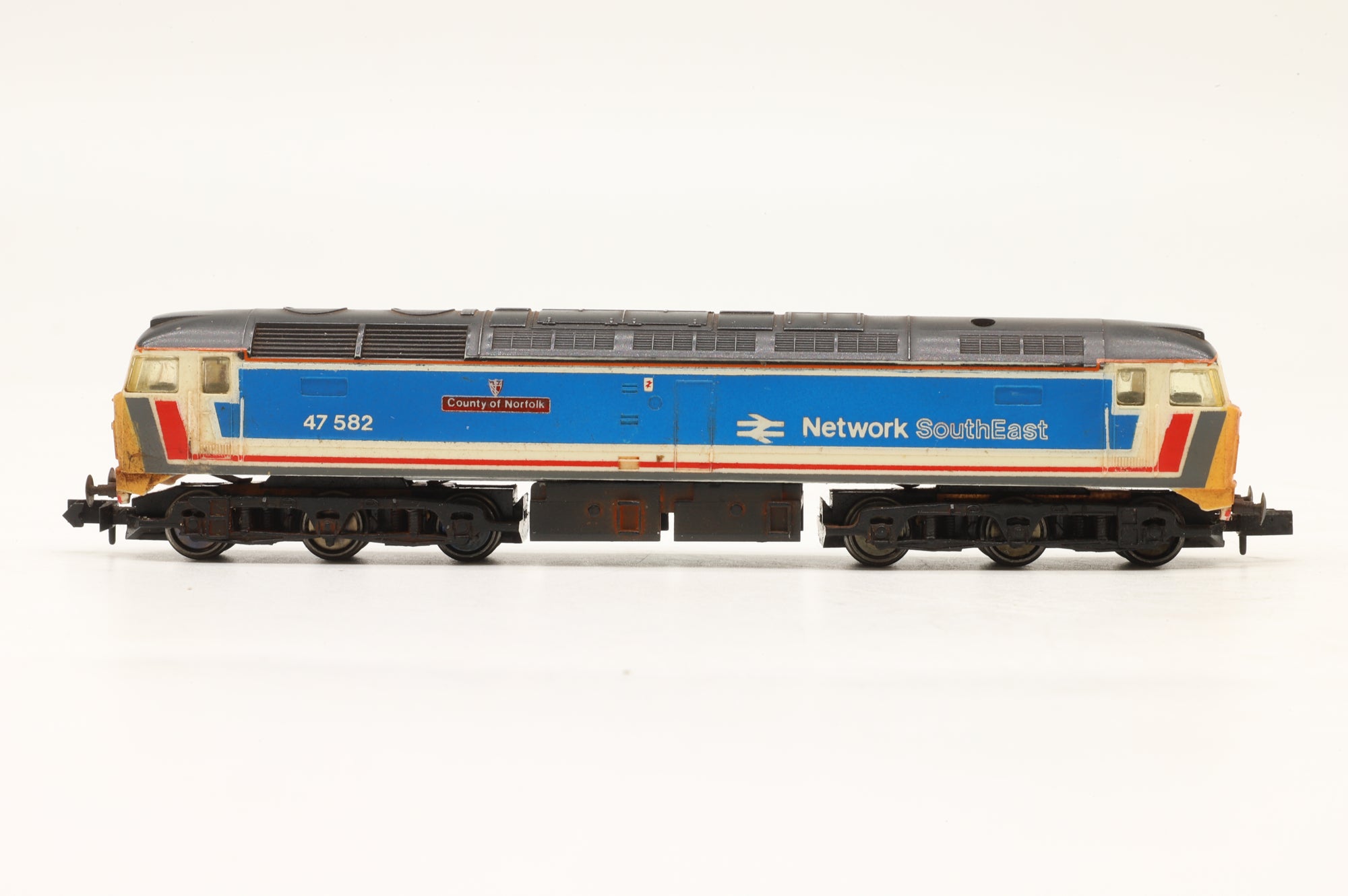 WORKSHOP Graham Farish N 8018 in Class 47 47582 'County of Norfolk' in NSE Livery - Weathered