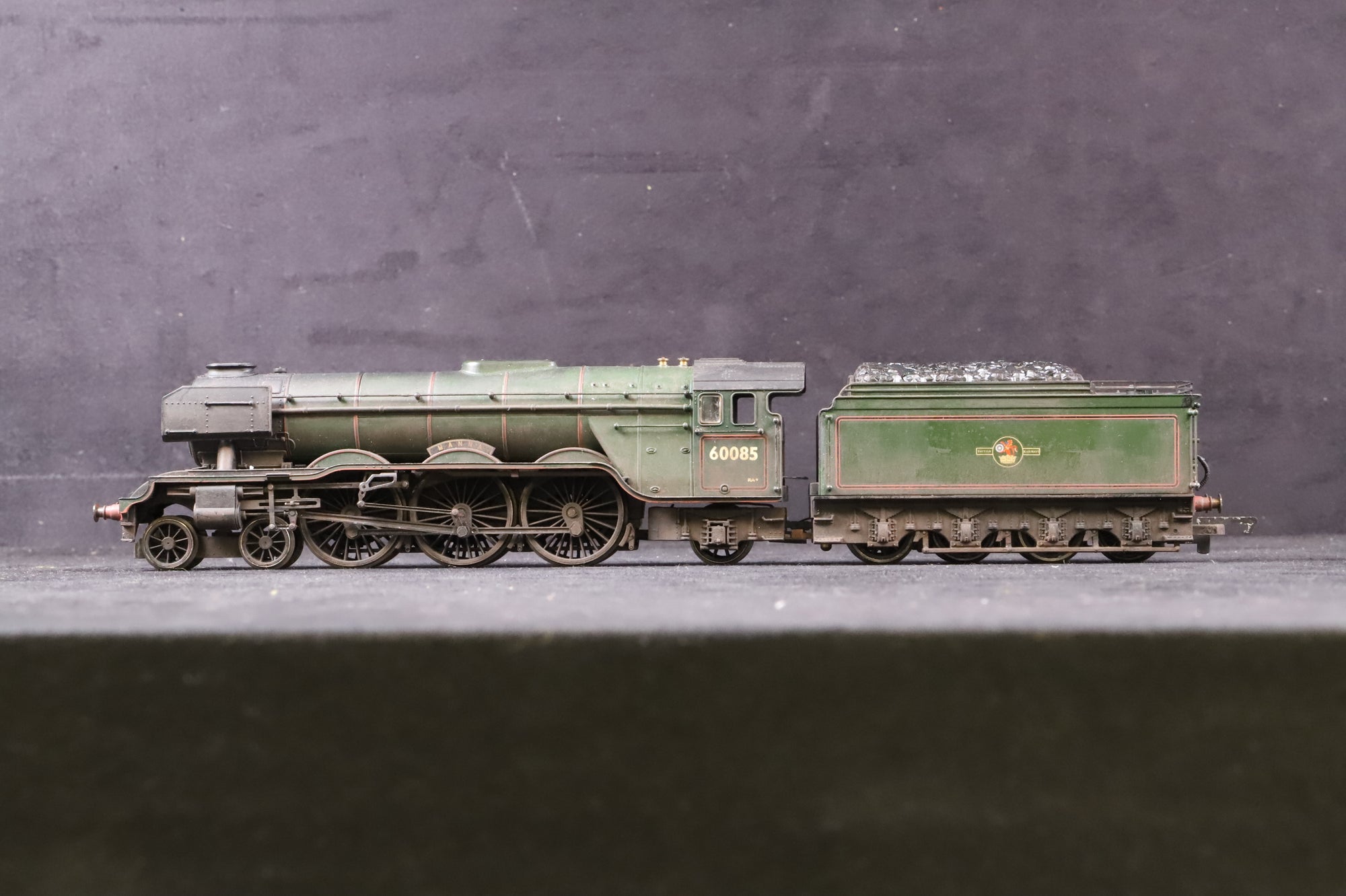 WORKSHOP Hornby OO R2152 Class A3 'Manna' '60085' BR Green L/C Weathered NON RUNNER