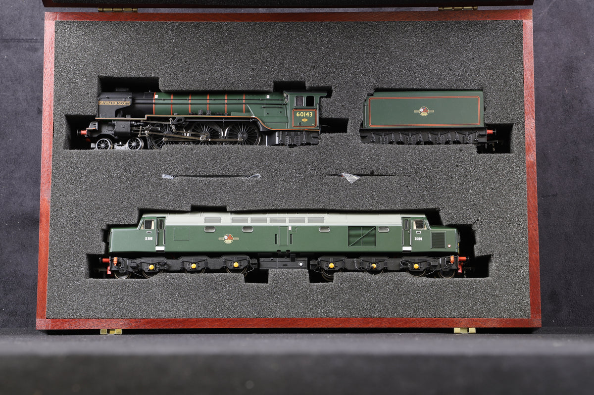 Bachmann OO 30-090 15th Anniversary Set Class A1 4-6-2 &#39;60143&#39; &#39;Sir Walter Scott&#39; BR Green &amp; Class 40 &#39;D396&#39; BR Green Ltd Ed 856/ 1000