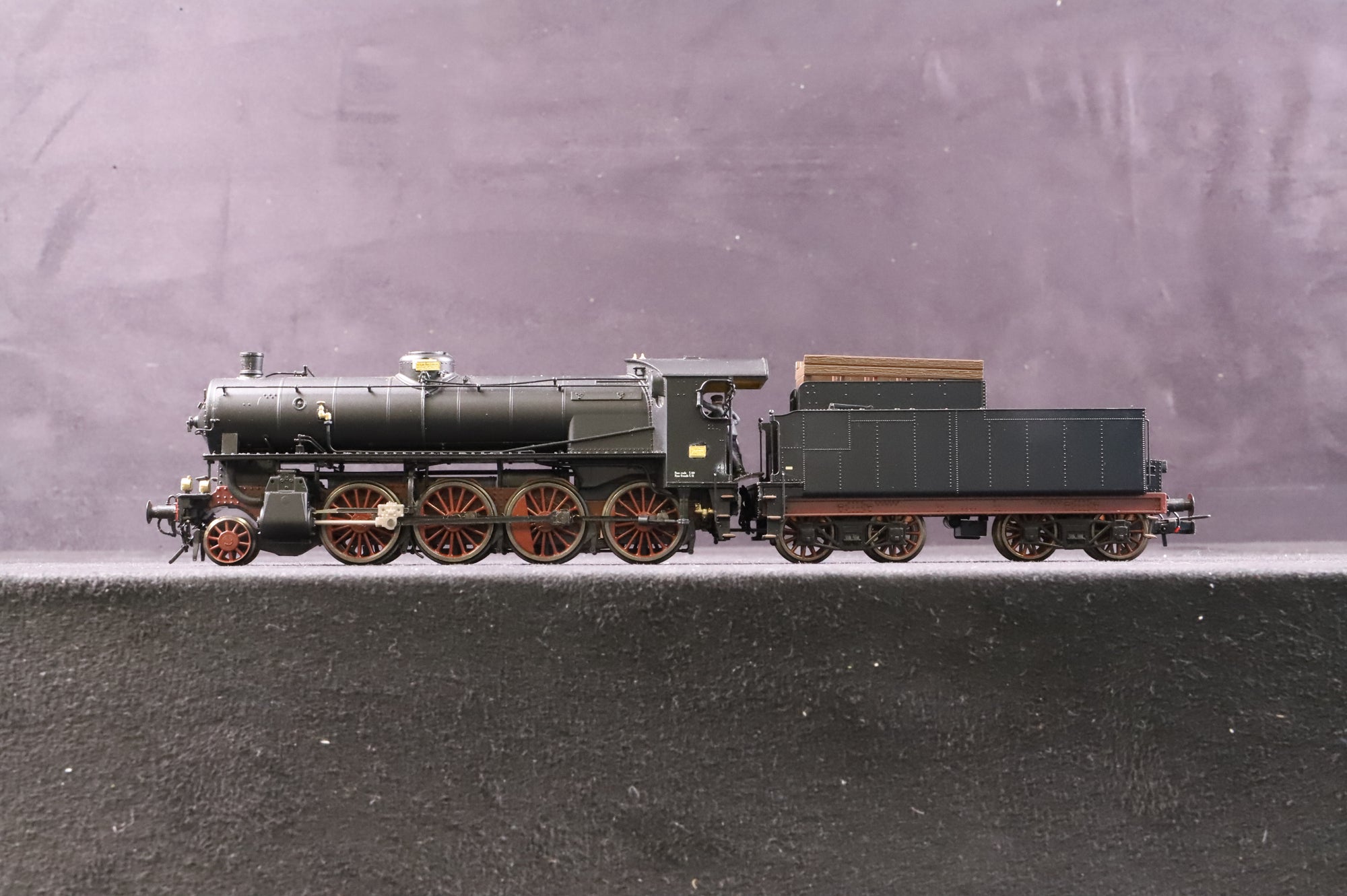Rivarossi HO HR2459 Gr.744 Caprotti con tender a carrelli, Ep III-IVa, DCC Fitted