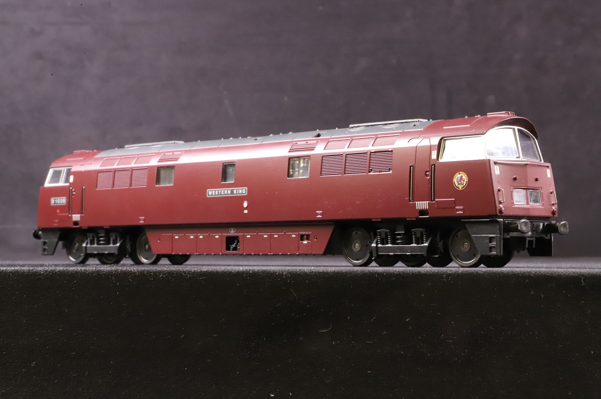 Heljan OO 5206 Class 52 D1039 'Western King' in BR Maroon