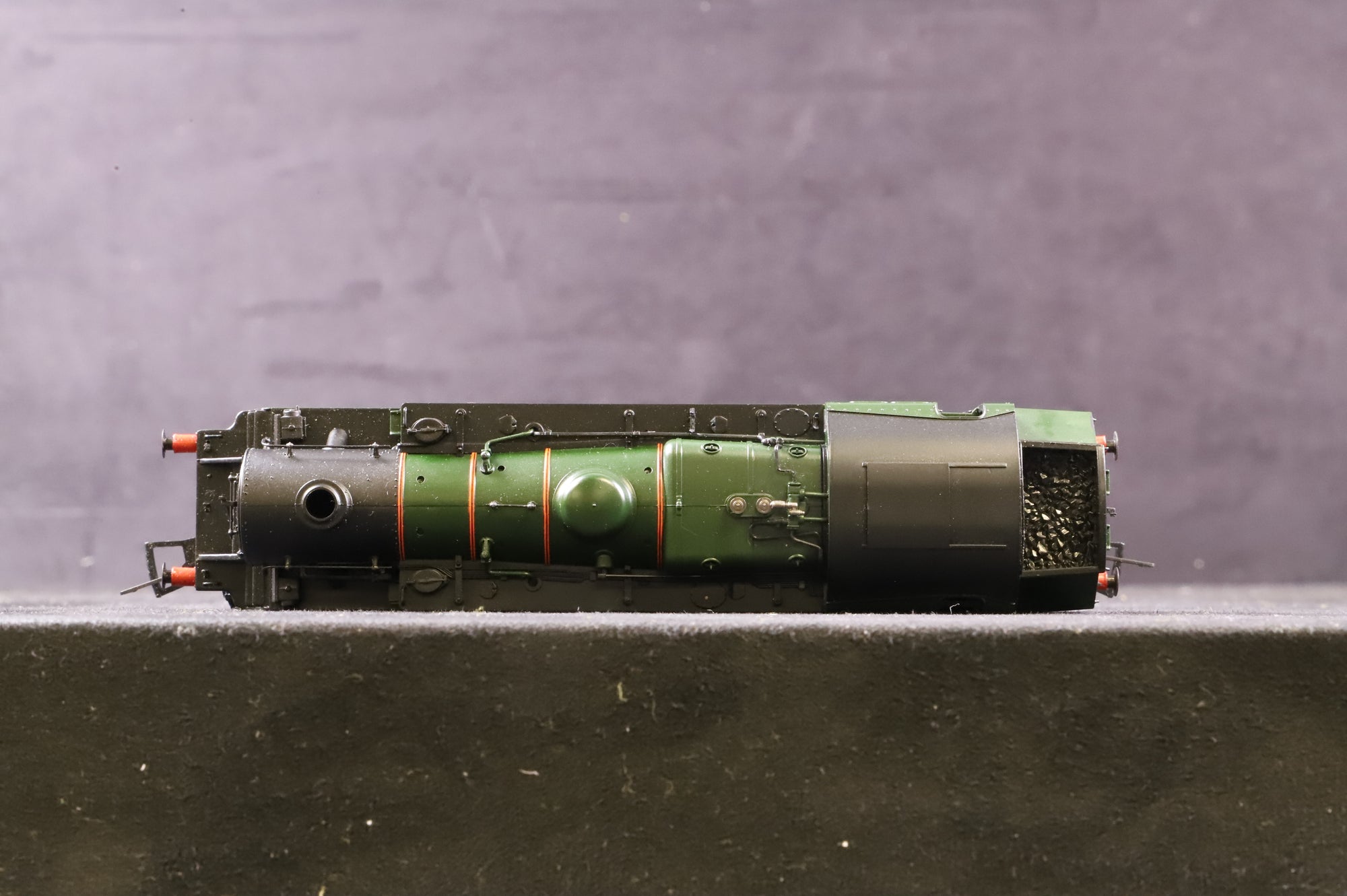 Bachmann OO 31-976A Standard 3MT 82030 in Lined BR Green w/ Late Crests