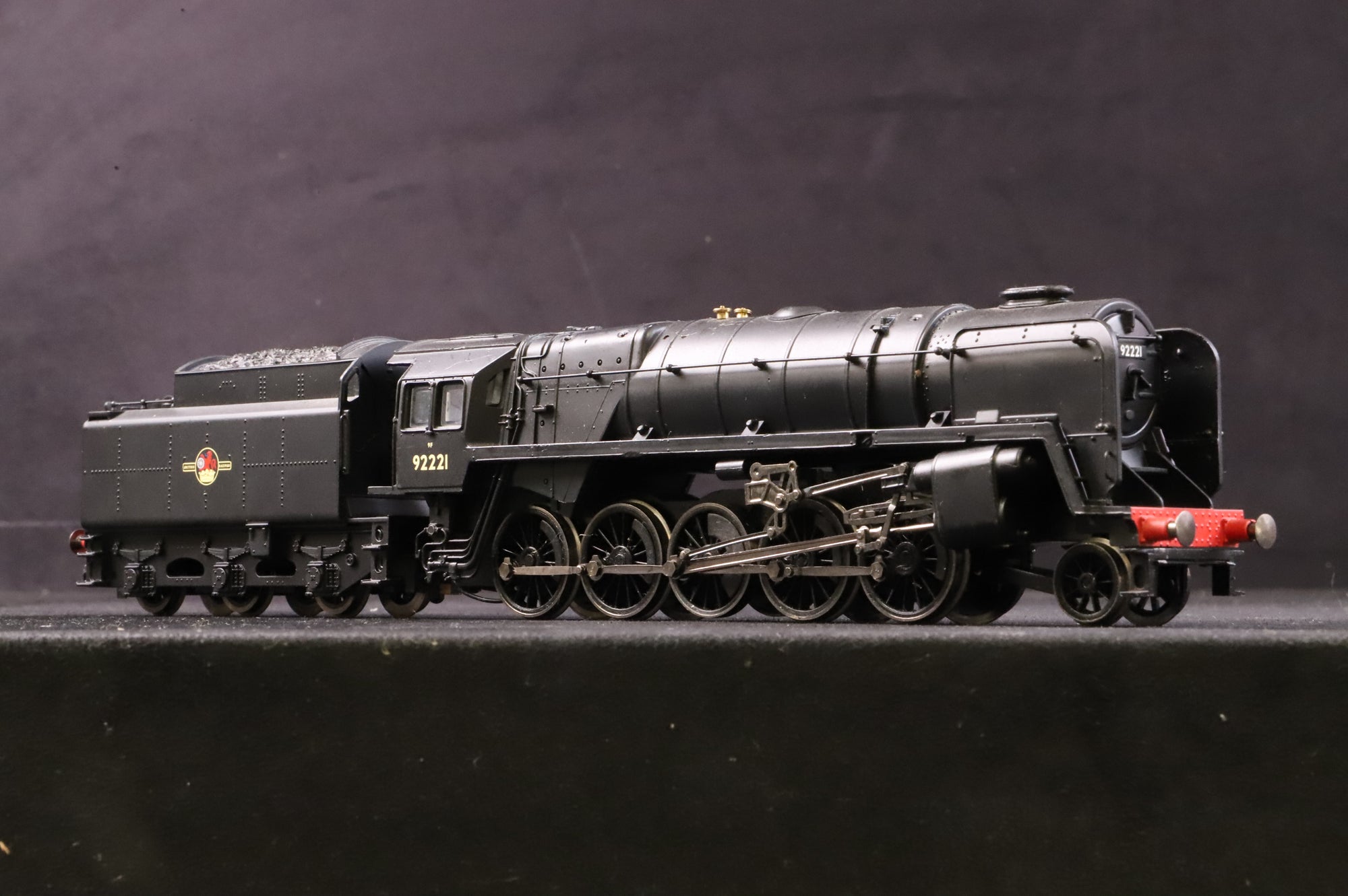 Hornby Railroad OO R2880 Class 9f '92221' BR Black L/C