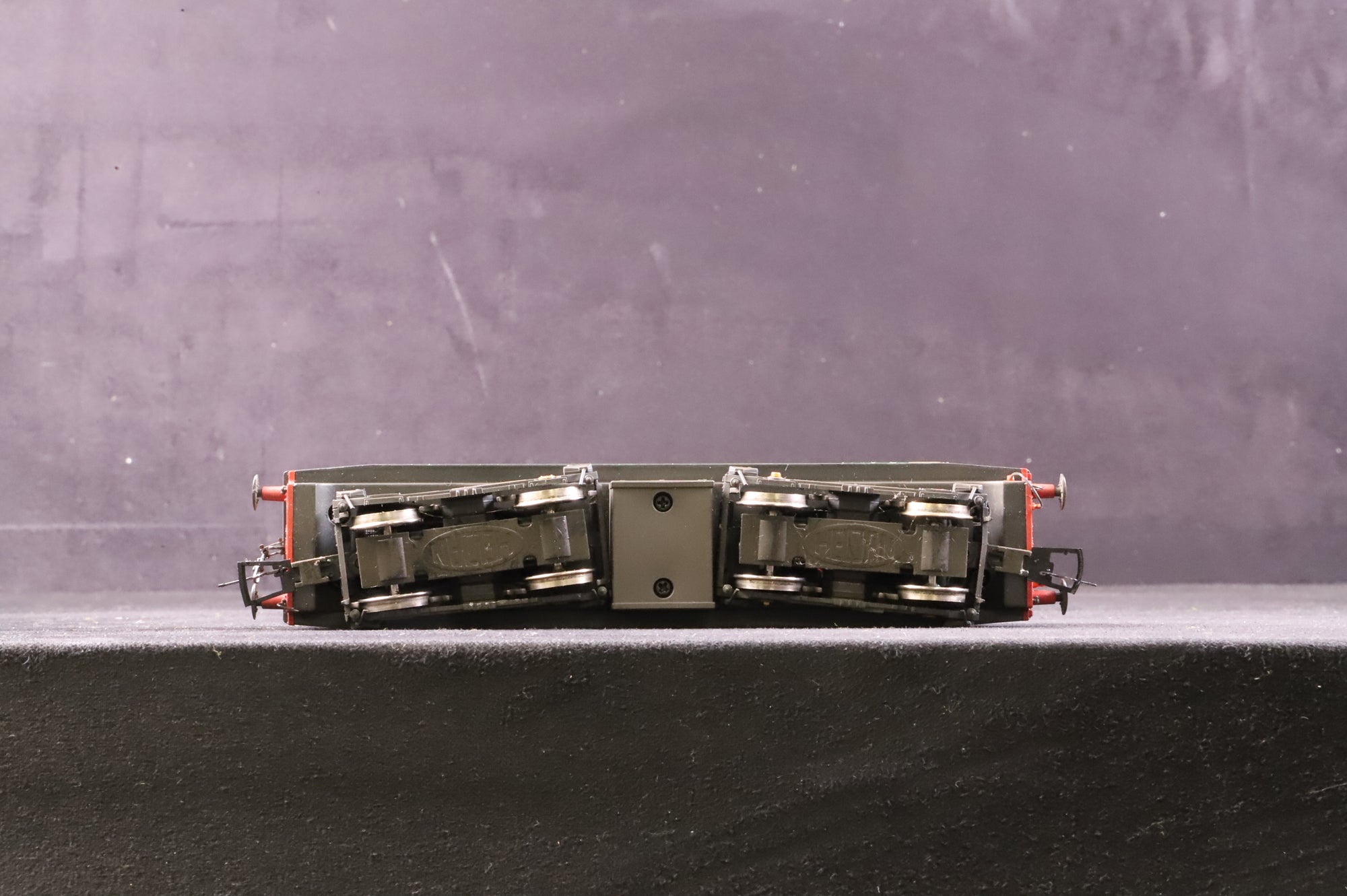 Heljan OO 16051 Class 16 D8405 in BR Green - Weathered