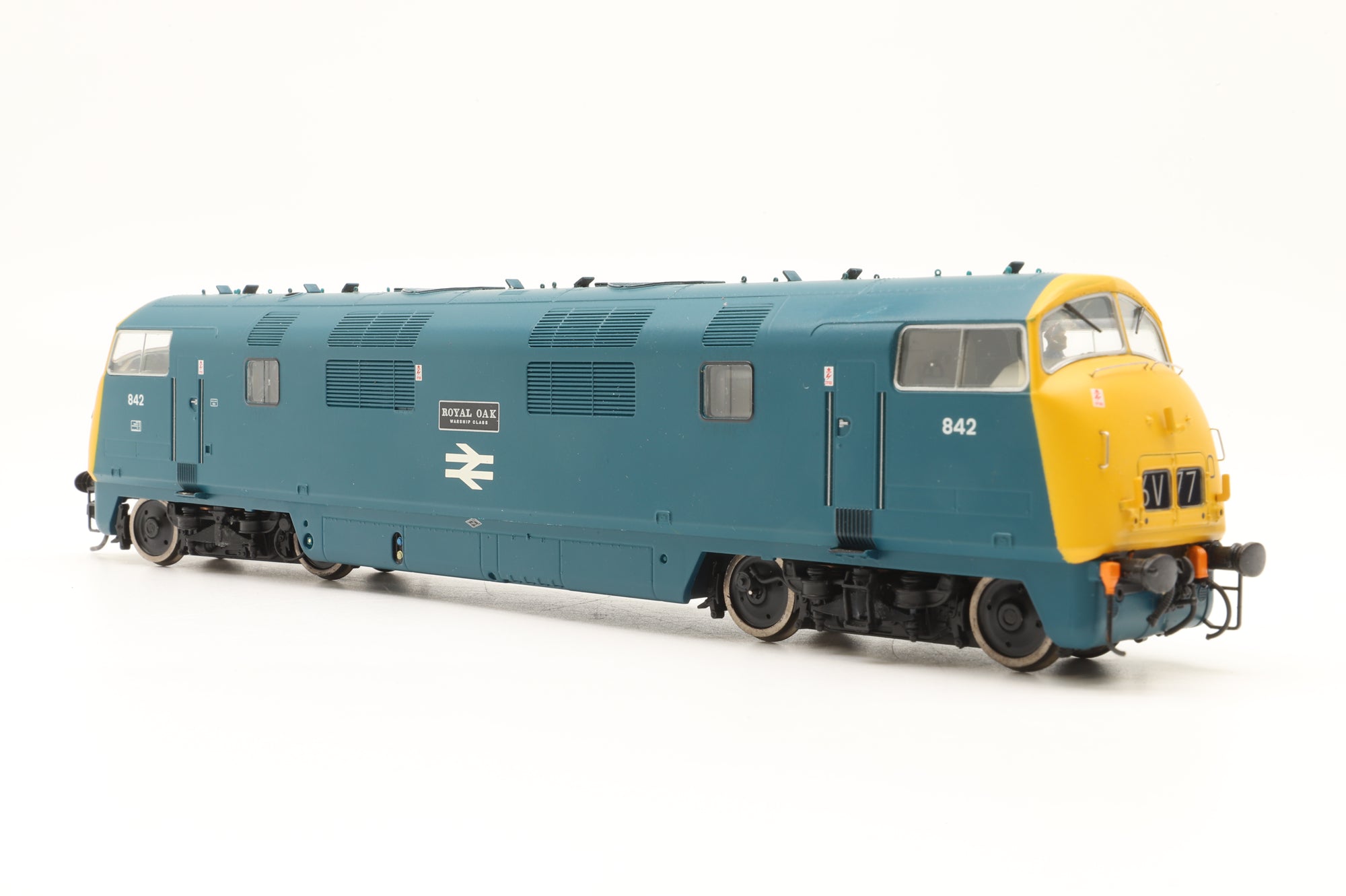 Bachmann OO 32-067 Class 43 Warship '842' 'Royal Oak' BR Blue, DCC Sound