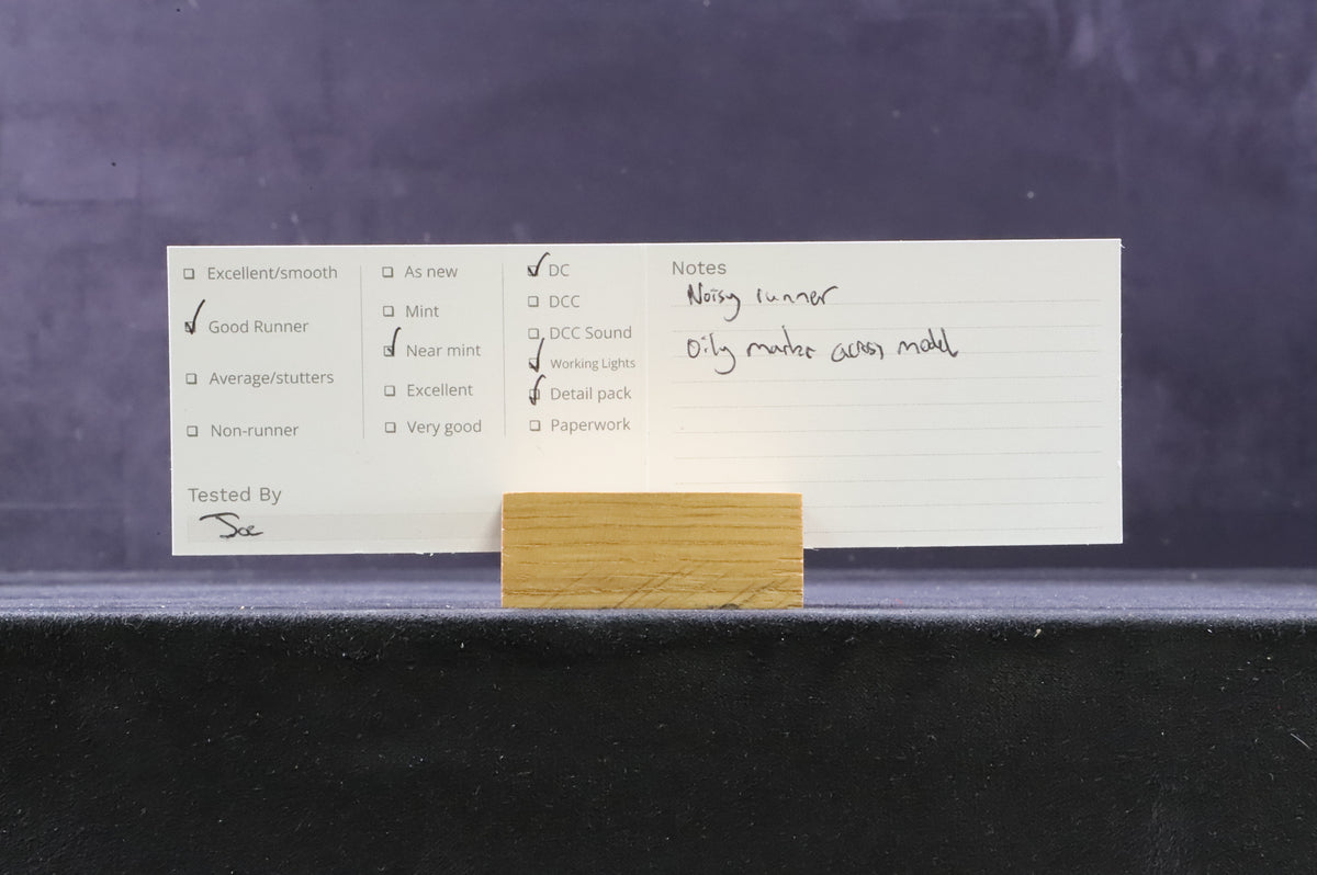 Bachmann OO 32-390Y (1/2 Locos from Pack) Class 37 37713 in Loadhaul Black/Yellow