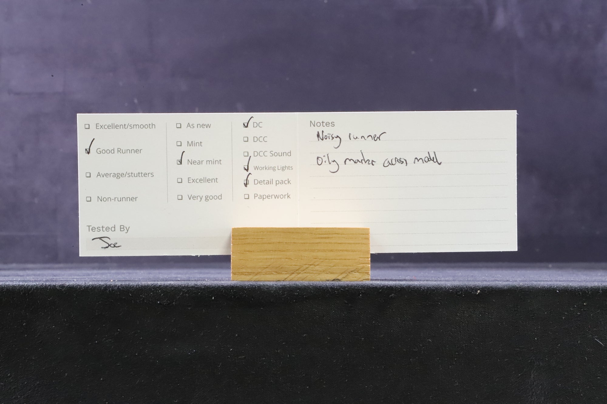 Bachmann OO 32-390Y (1/2 Locos from Pack) Class 37 37713 in Loadhaul Black/Yellow