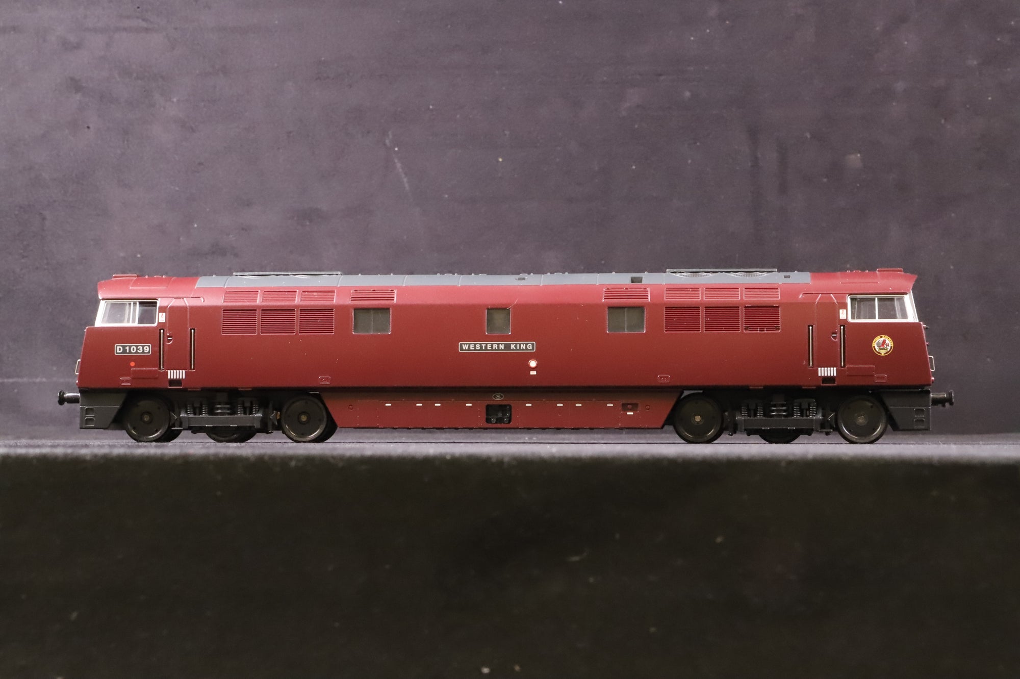 Heljan OO 5206 Class 52 D1039 'Western King' in BR Maroon