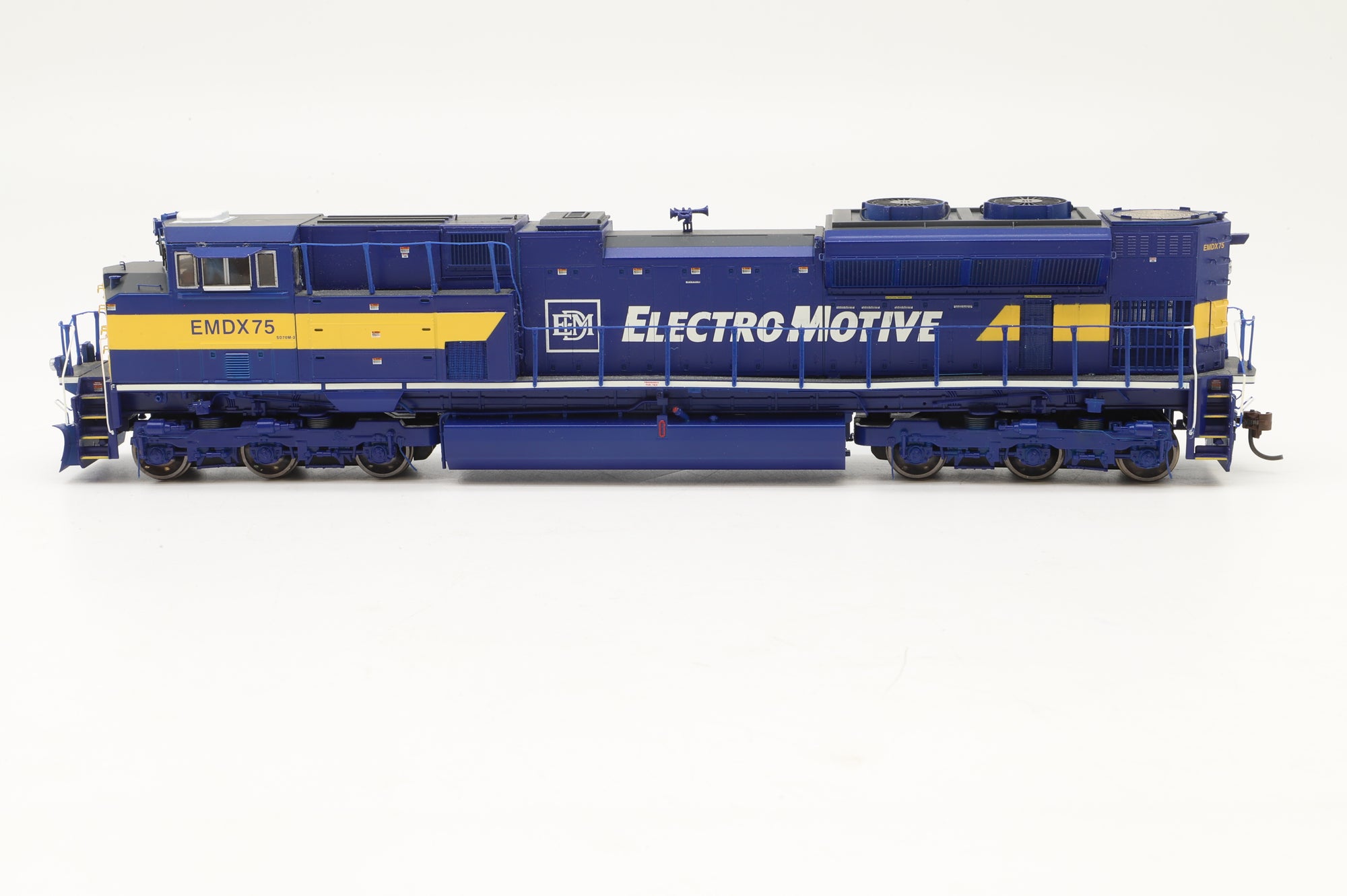 MTH HO 80-2018-1 SD70M #EMDX75 in Electromotive Blue/Yellow - DCC Sound