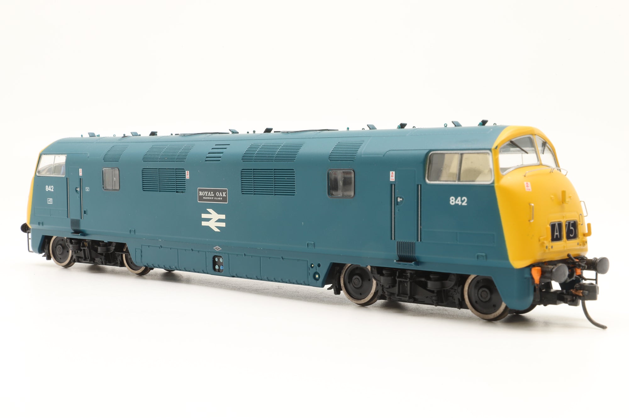 Bachmann OO 32-067 Class 43 Warship '842' 'Royal Oak' BR Blue, DCC Sound