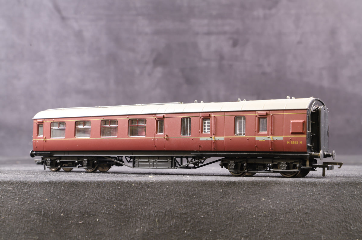 Hornby OO LMS BCK Maroon Coach