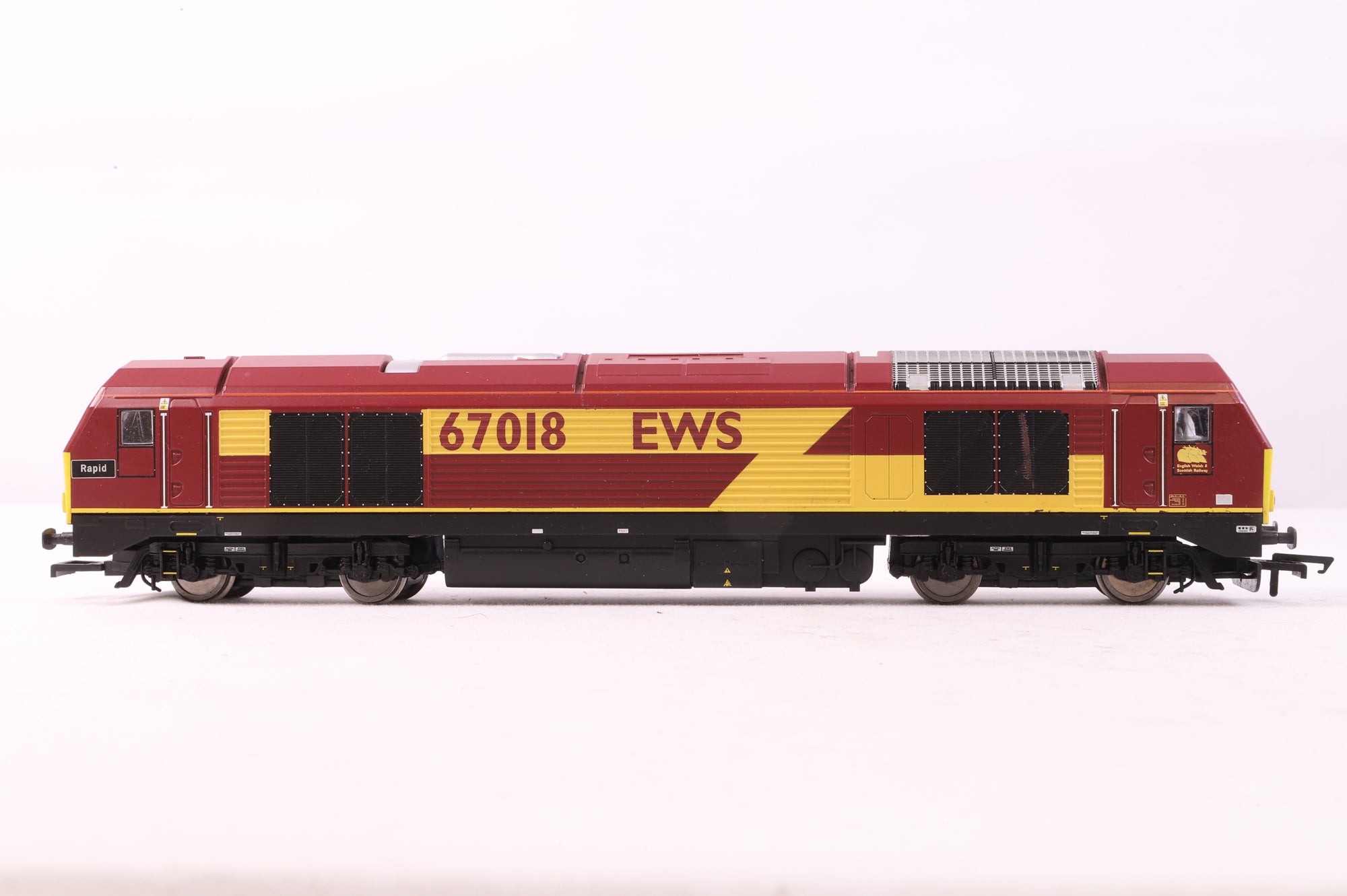 Hornby OO R2764 EWS Bo-Bo Class 67 '67018' 'Rapid'