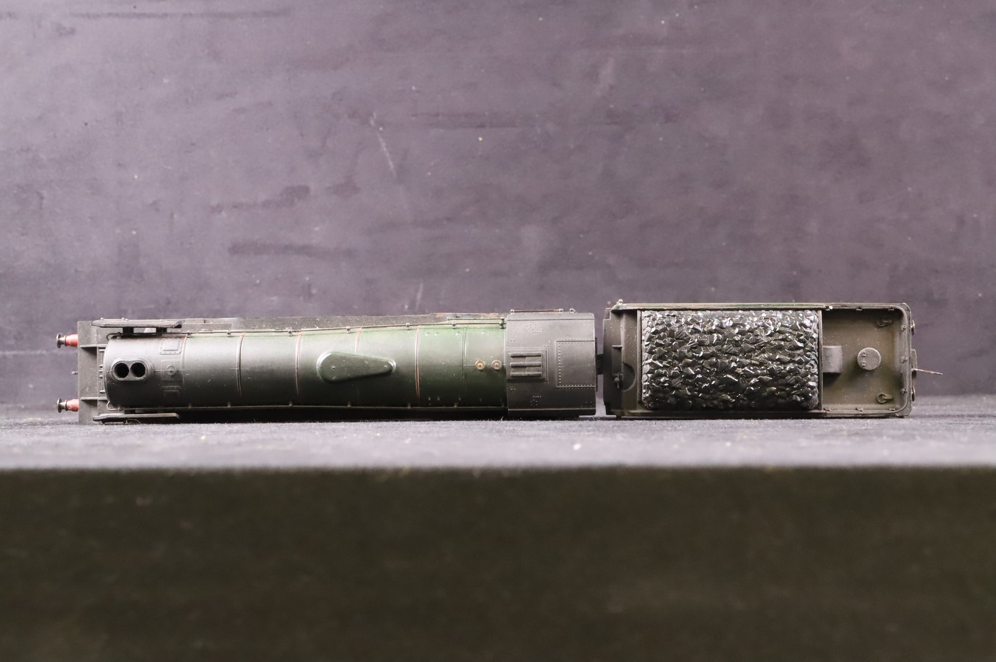 WORKSHOP Hornby OO R2152 Class A3 'Manna' '60085' BR Green L/C Weathered NON RUNNER