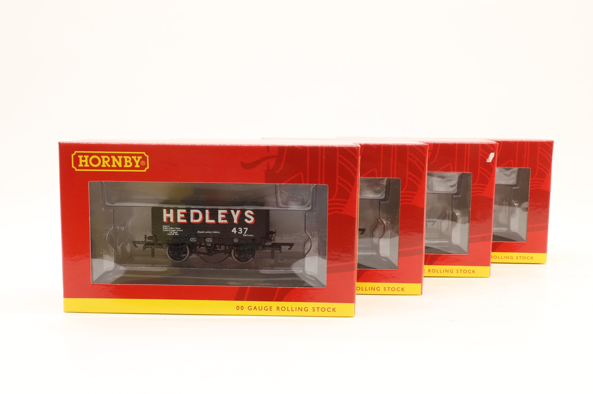 Hornby OO R60192 x4 Rake of 4 'Hedleys' 6-Plank Wagons