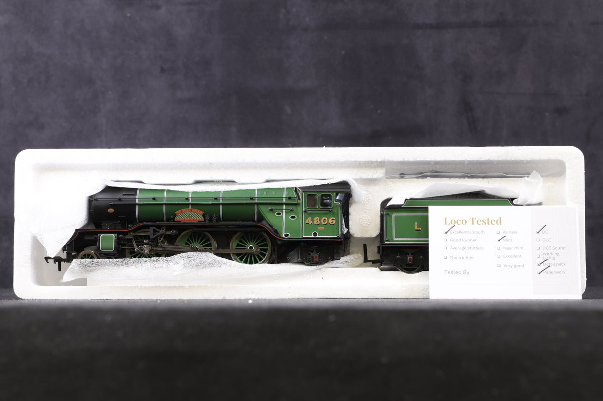 Bachmann OO 31-560 Class V2 &#39;4806&#39; &#39;Green Howard&#39; LNER Darlington Green Stepped Tender