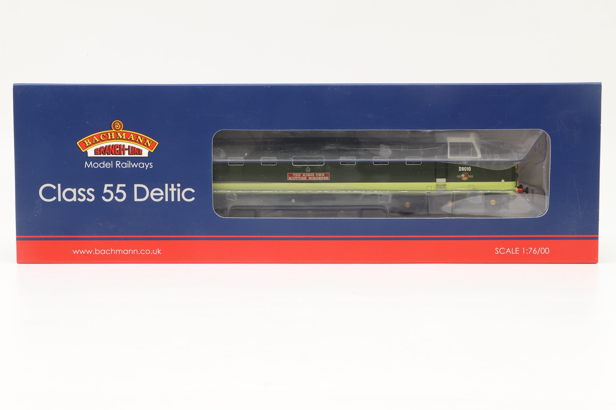Bachmann OO 32-529C Class 55 Deltic D9010 'King's Own Scottish Borderer' in BR Two-Tone Green