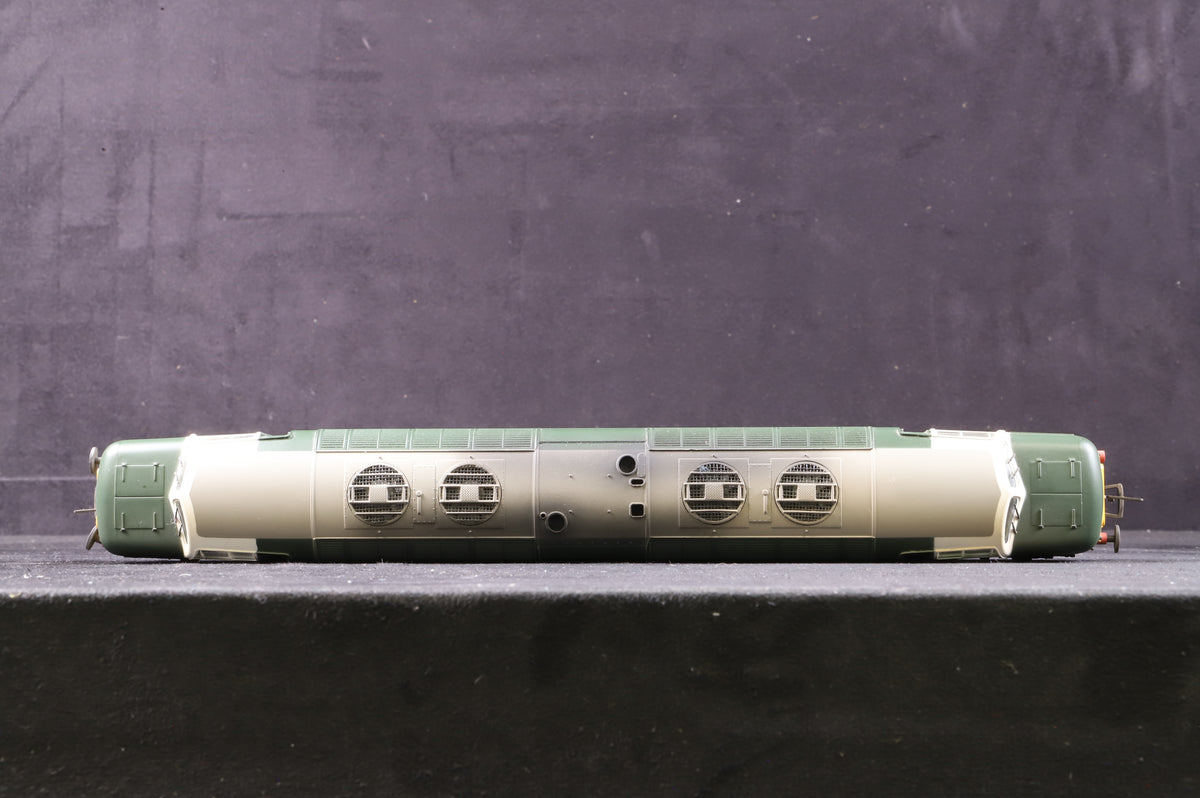 Bachmann OO 32-525Y Class 55 Deltic D9021 &#39;Argyll &amp; Sutherland&#39; in BR Green - Weathered