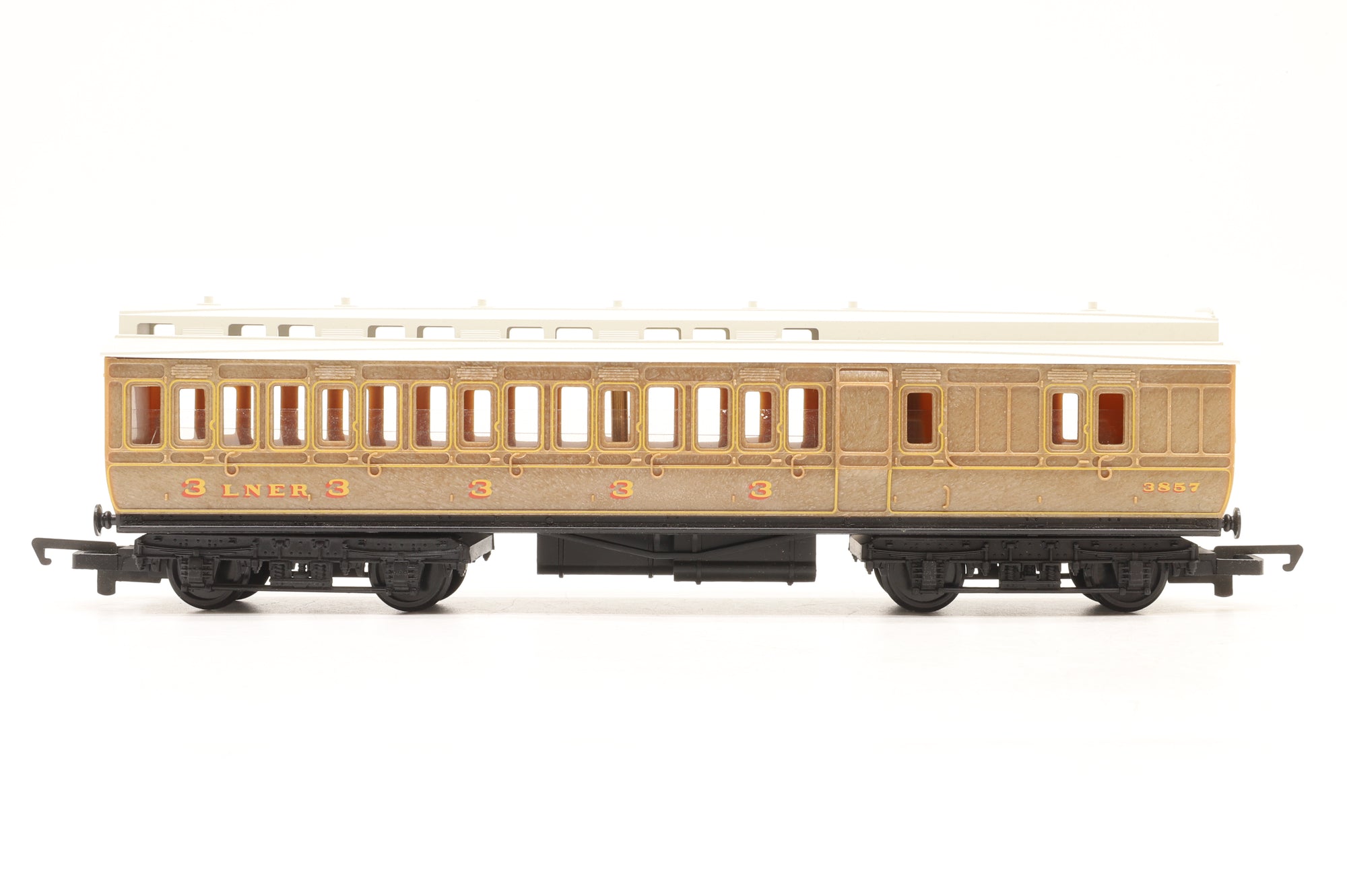 Hornby OO LNER B12 '8544' & Two Teak Clerestory Coaches