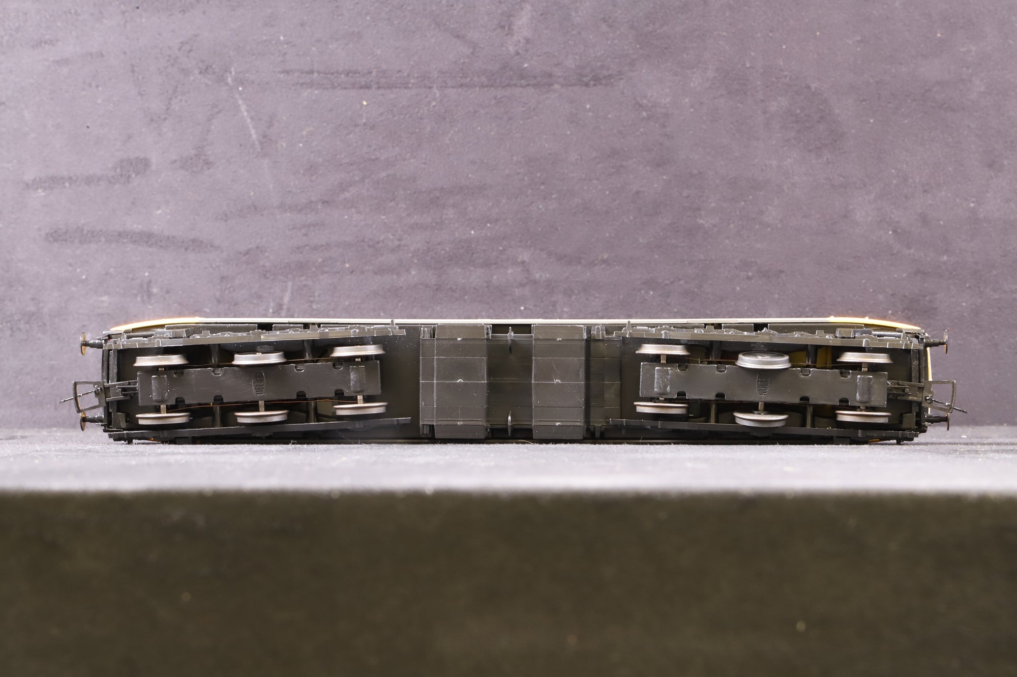 Heljan OO 4802 Class 47 47211 in BR Railfreight Grey w/ Large Logo