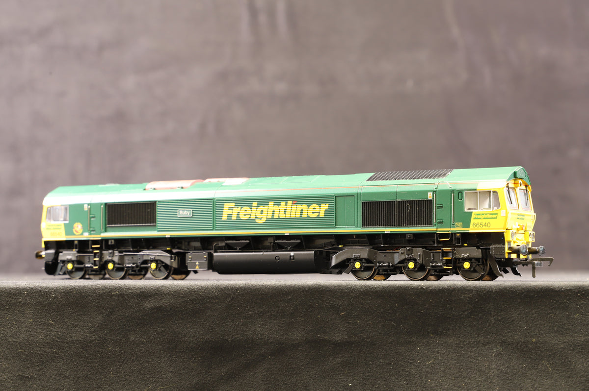 Bachmann OO 32-728DS Class 66 &#39;66540&#39; &#39;Ruby&#39; Freightliner, DCC Sound