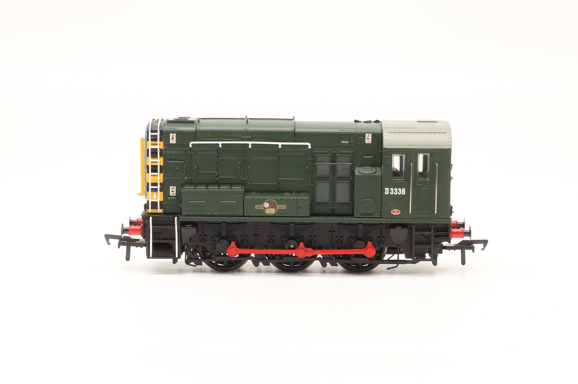 Bachmann OO 32-112 Class 08 D3336 in BR Green w/ Wasp Stripes