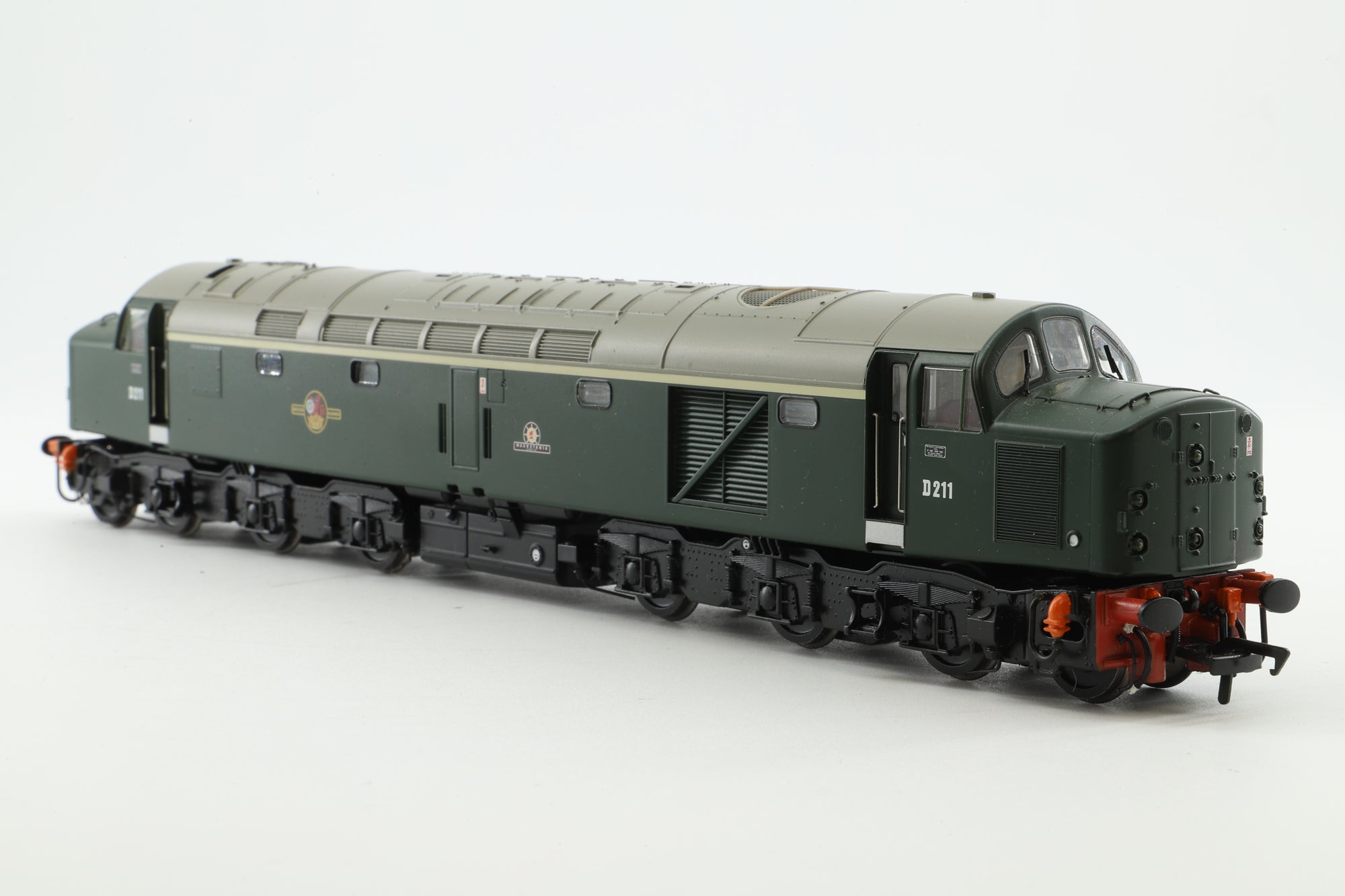 Bachmann OO 32-480DS Class 40 D211 'Mauritania' in BR Green - DCC Sound