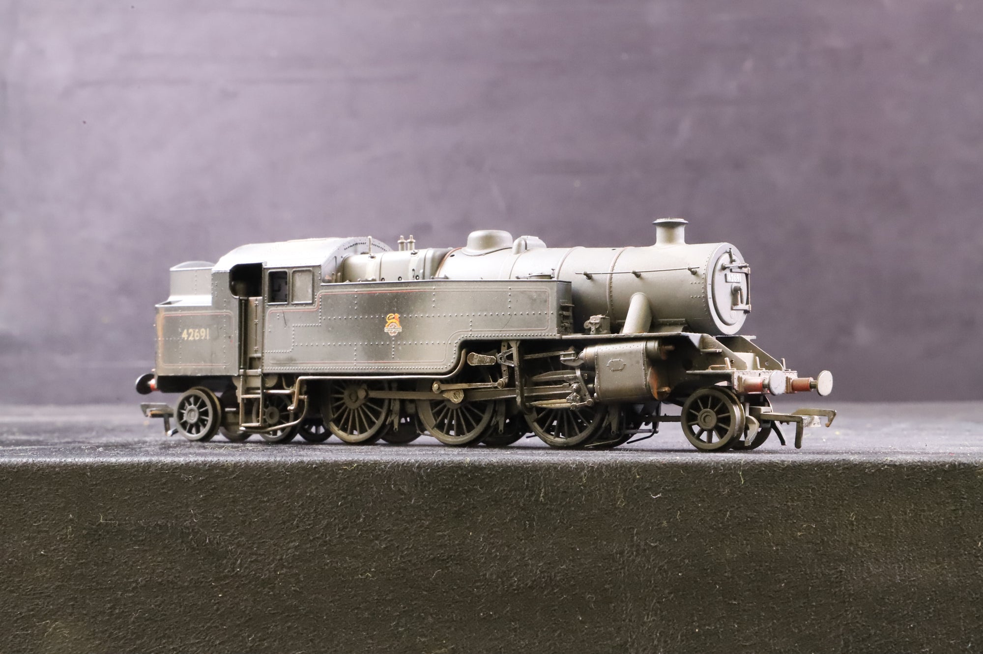 Bachmann OO 32-878 Class 4MT Fairburn 2-6-4T '42691' BR Lined Black Early Emblem, Weathered