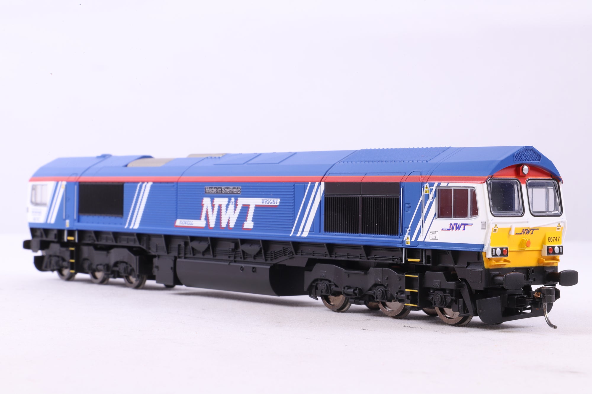 Hornby OO R3940 GBRf/Newell & Wright Class 66 Co-Co 'Made in Sheffield ' '66747', DCC Sound